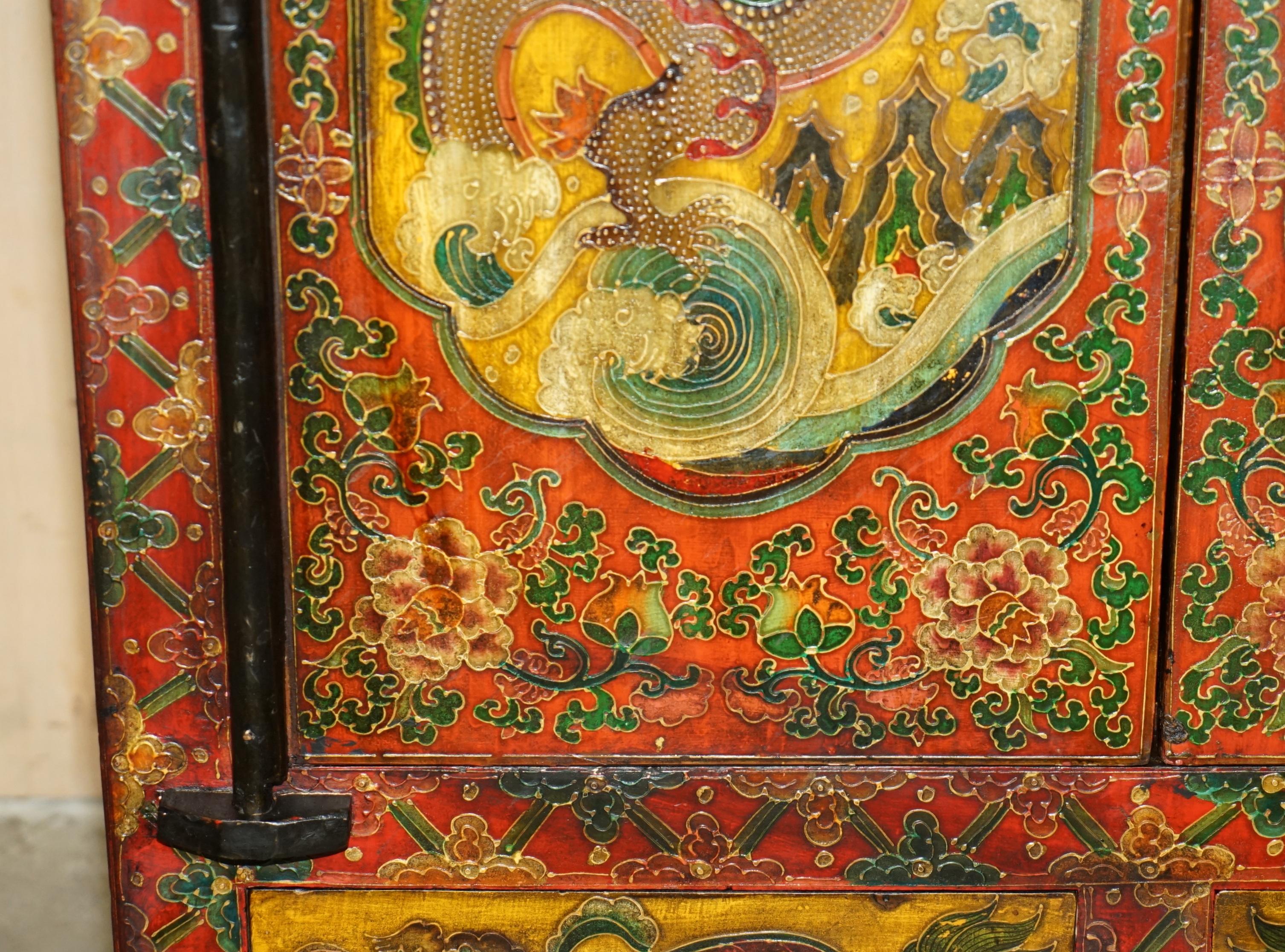 Wood FULL SIZED ViNTAGE CHINESE RED DRAGONS PAINTED PAGODA TOP WARDROBE WITH DRAWERS For Sale