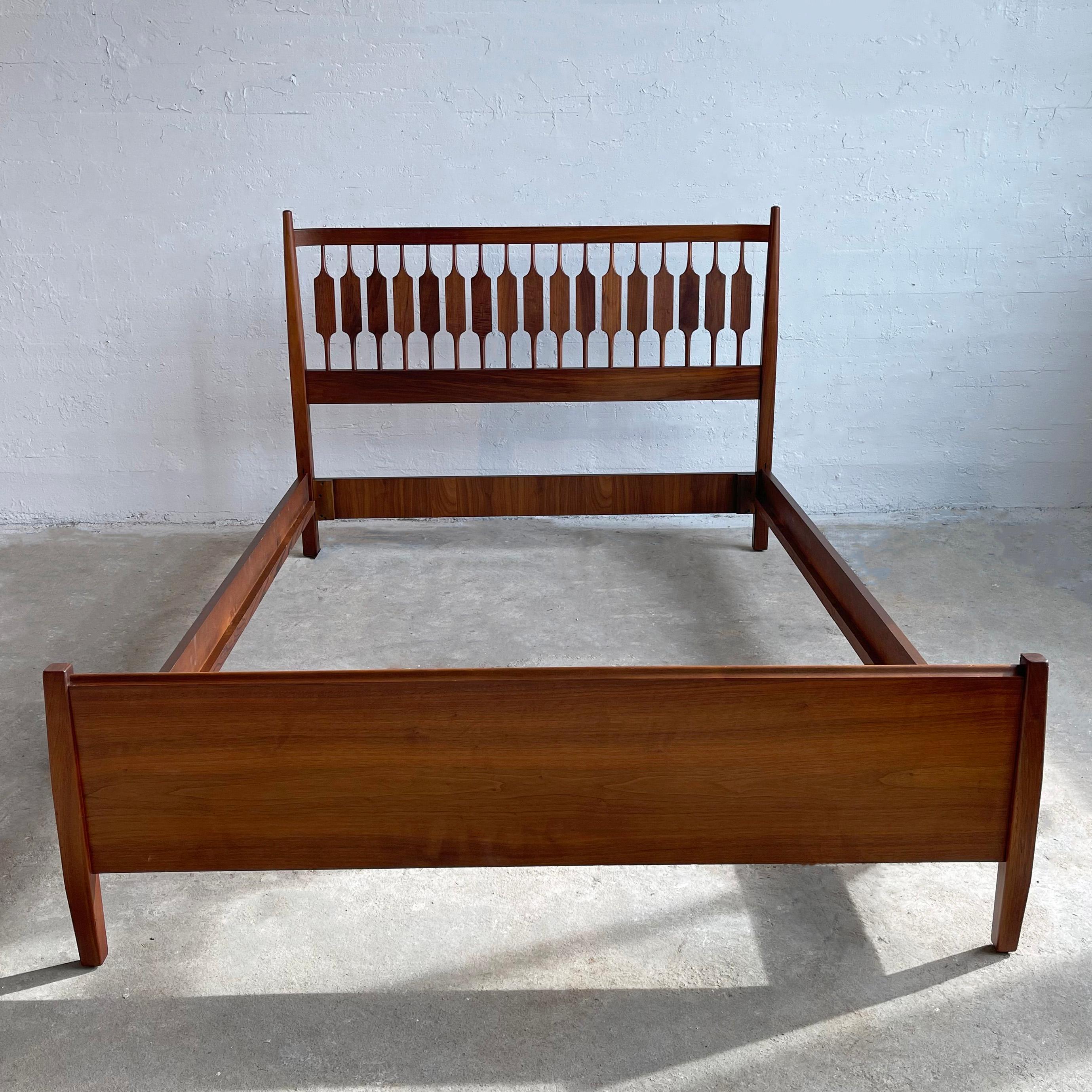 Full Bed And Walnut Headboard By Kipp Stewart & Stewart McDougall For Drexel In Good Condition For Sale In Brooklyn, NY