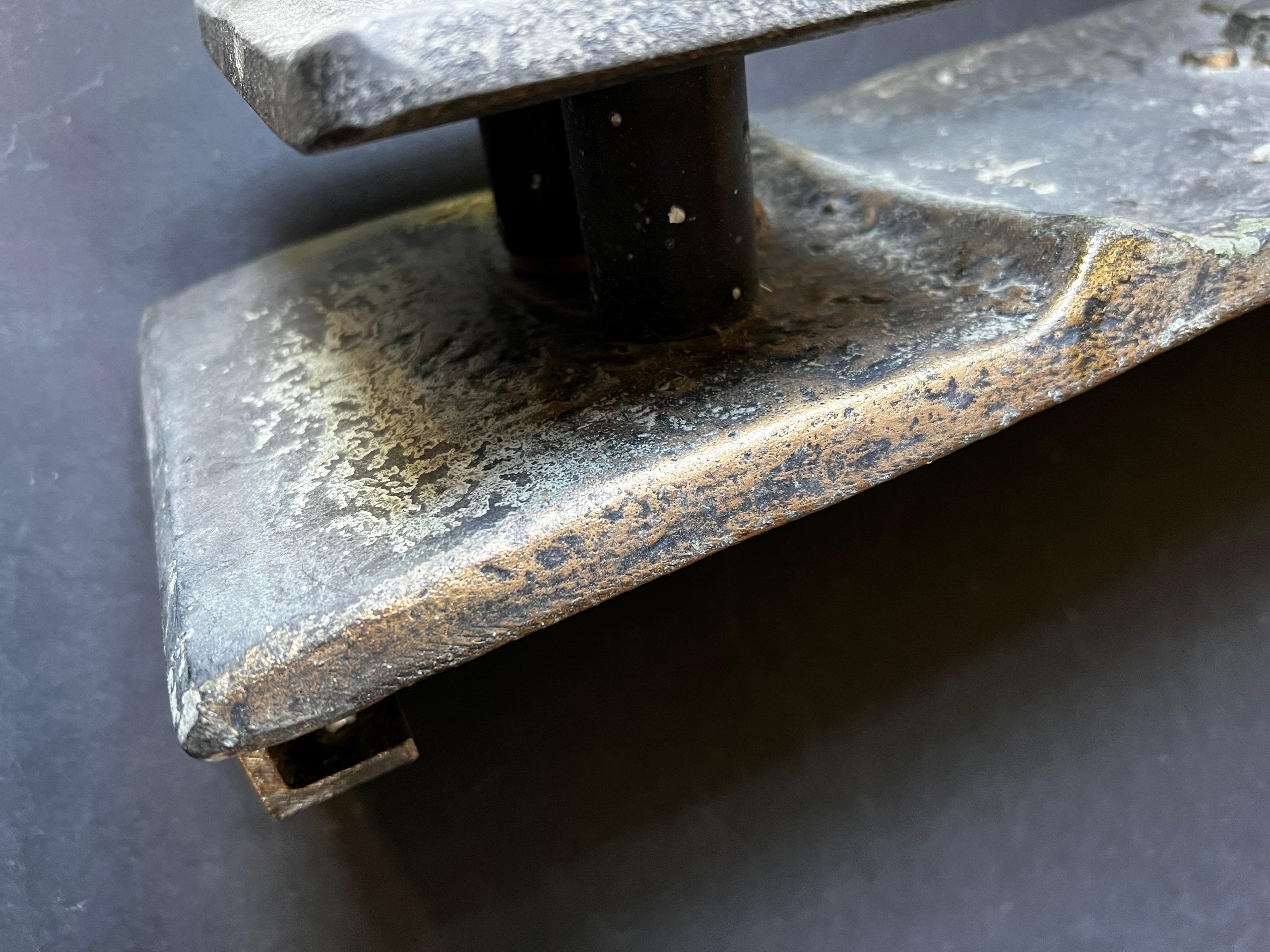 Poignée de porte à poussoir en aluminium de style brutaliste en vente 7