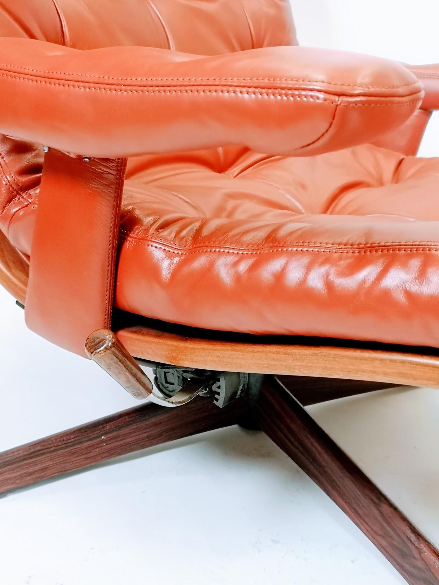 Fully Restored Leather Swivel Lounge Chair by Göte Design, Nässjö, 1960s 8