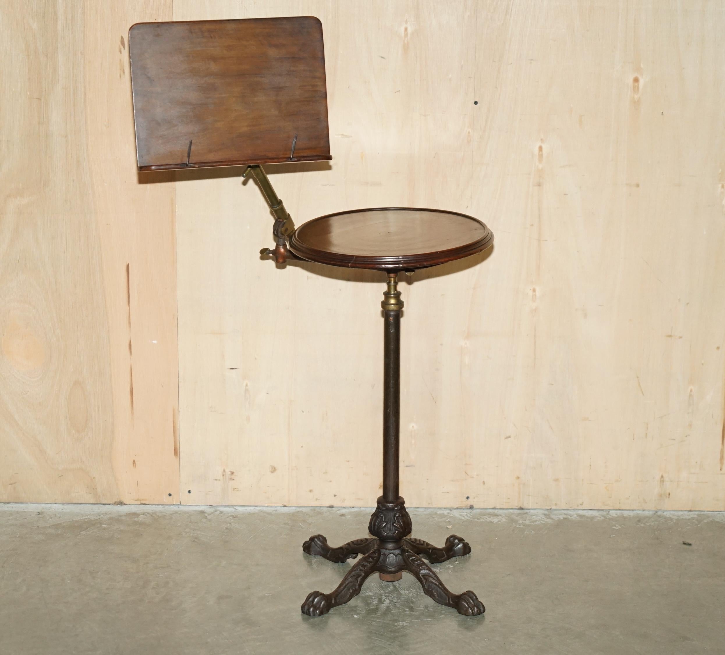 Royal House Antiques

The House Antiques a le plaisir d'offrir à la vente cette superbe table de lecture ou de musique articulée de Leveson & Son, en acajou, laiton et fonte, datant du 19e siècle. 

Veuillez noter que les frais de livraison indiqués
