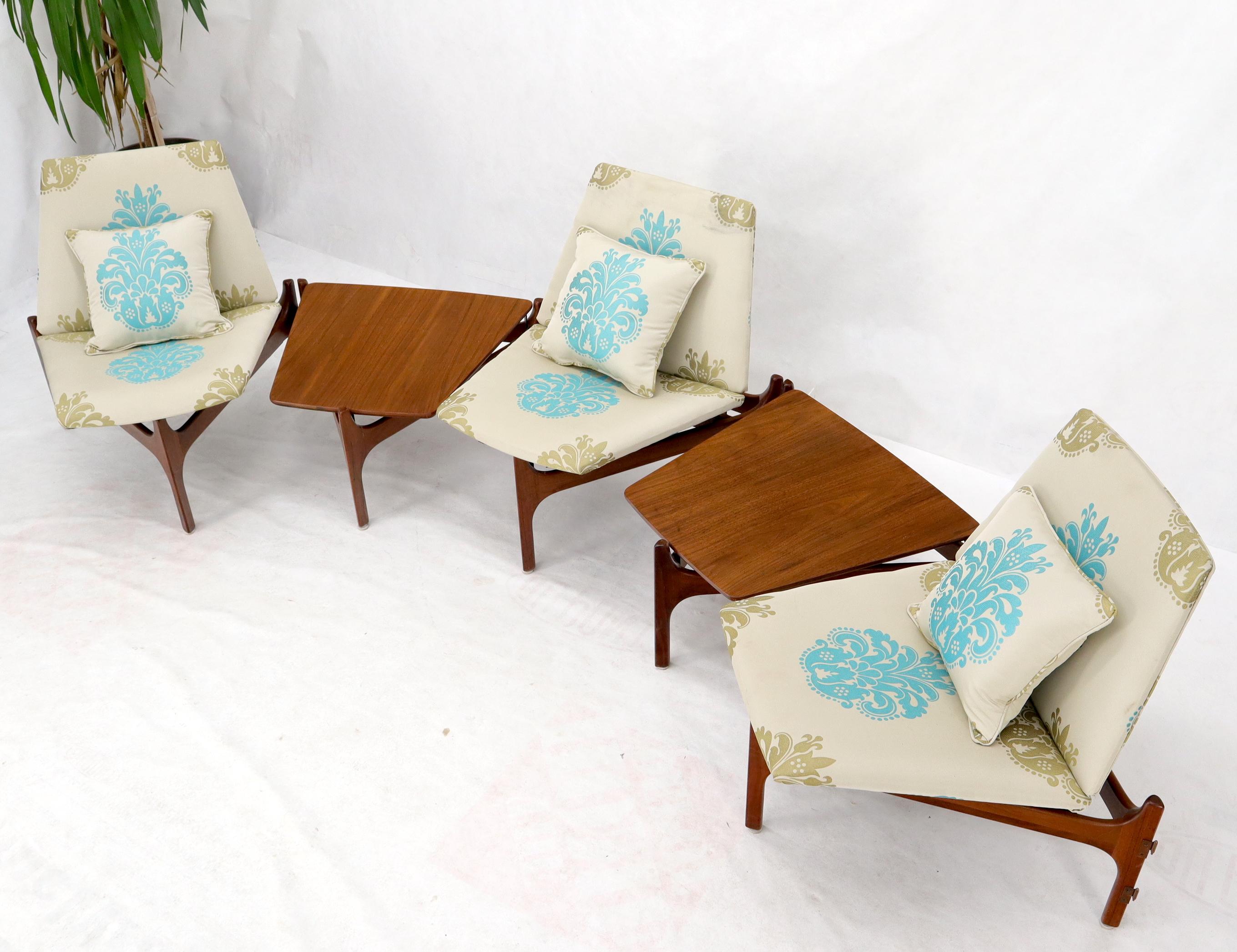 Fully Adjustable Modular Sofa Lounge Chairs Coffee Side Table Set Sofa In Good Condition In Rockaway, NJ