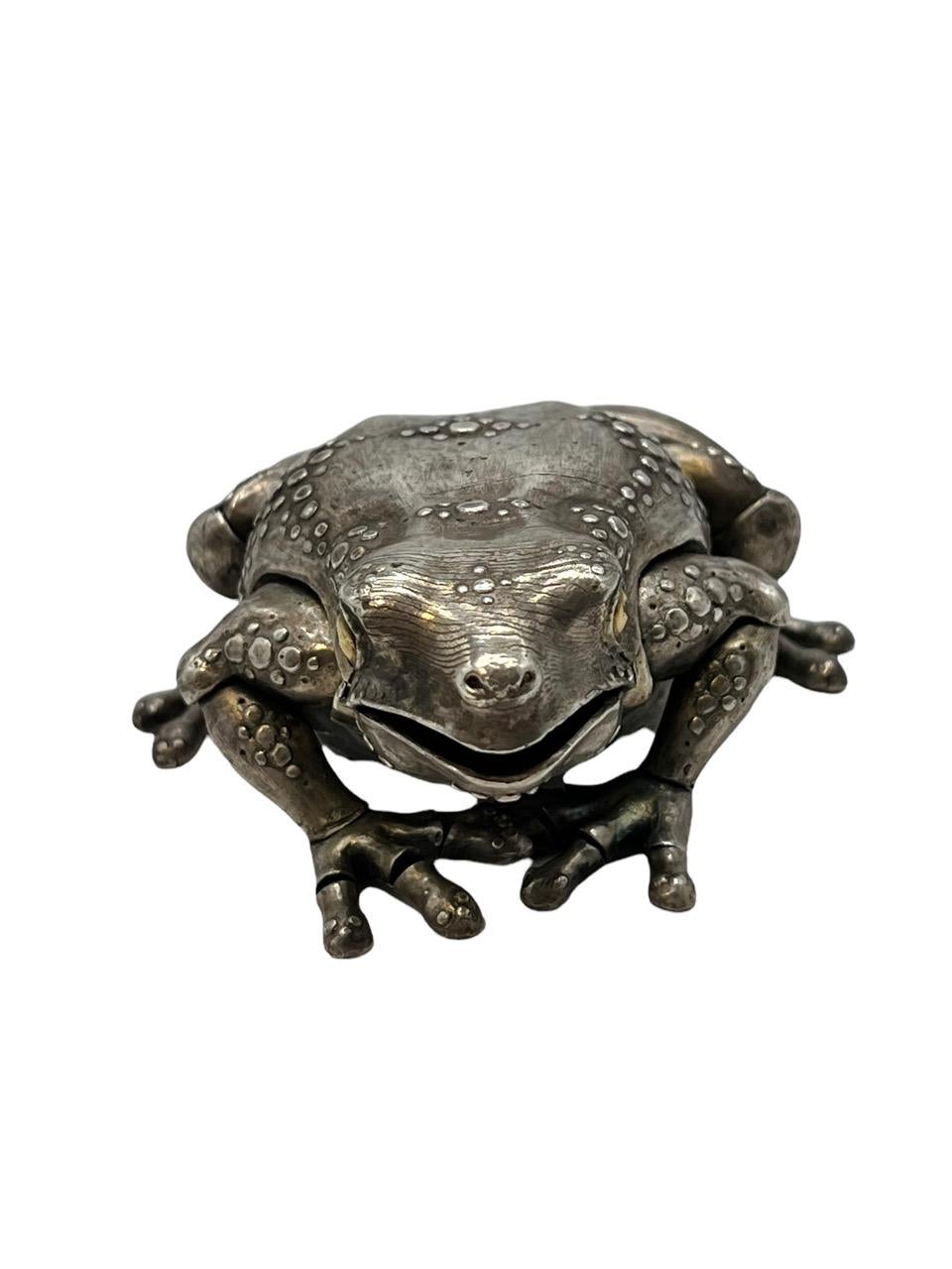 Oleg Konstantinov Fully Articulated Frog Made of Sterling Silver In Good Condition For Sale In North Miami, FL