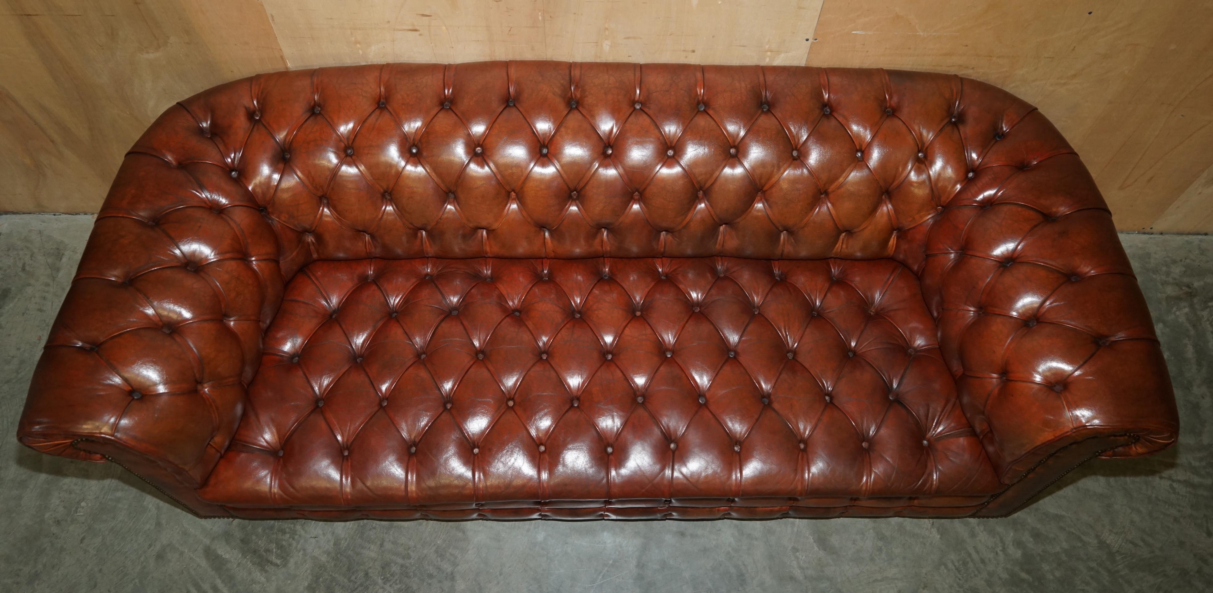 Hand-Crafted FULLY COIL SPRUNG VINTAGE 1920's HAND DYED BROWN LEATHER CHESTERFIELD CLUB SOFA For Sale