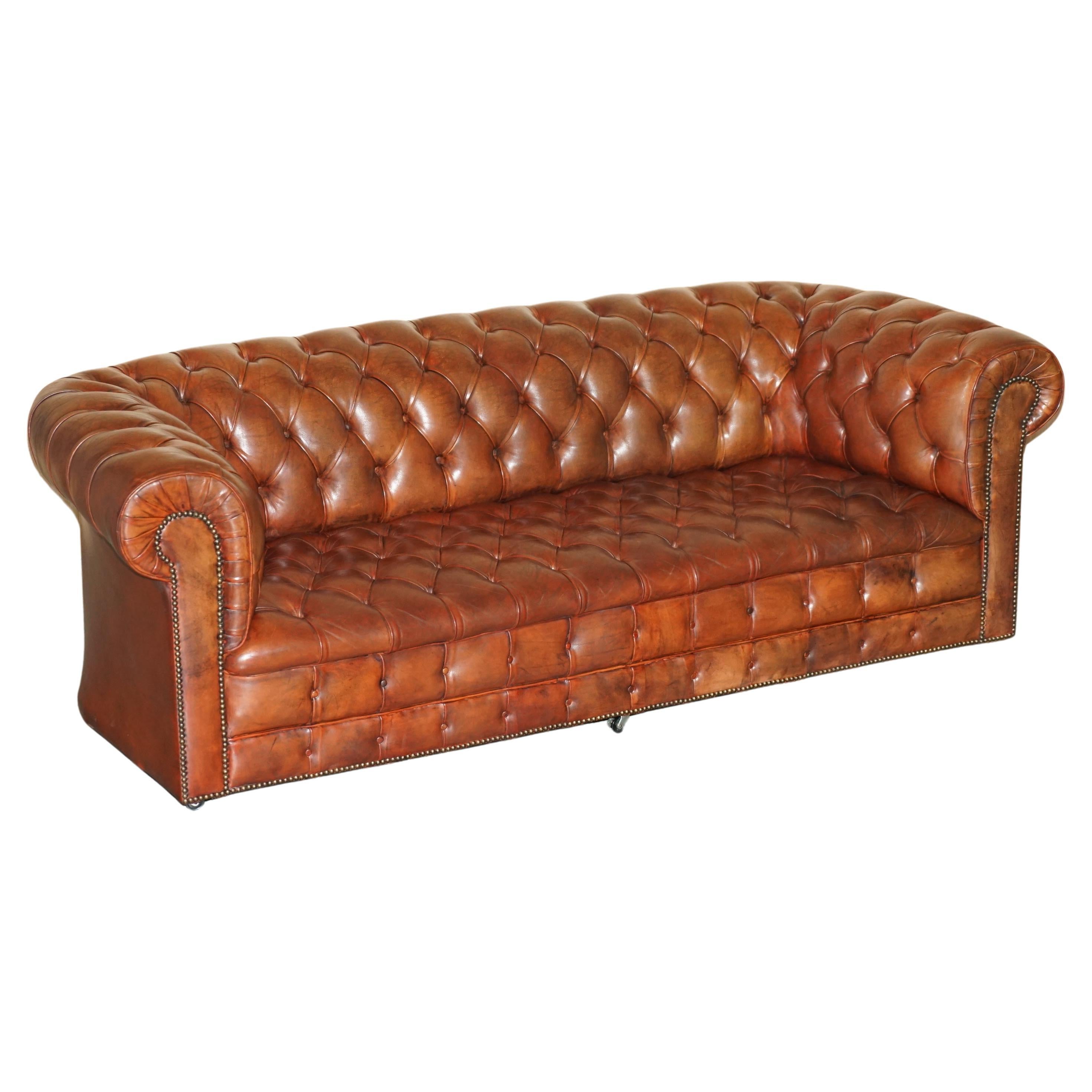 FULLY COIL SPRUNG VINTAGE 1920's HAND DYED BROWN LEATHER CHESTERFIELD CLUB SOFA For Sale