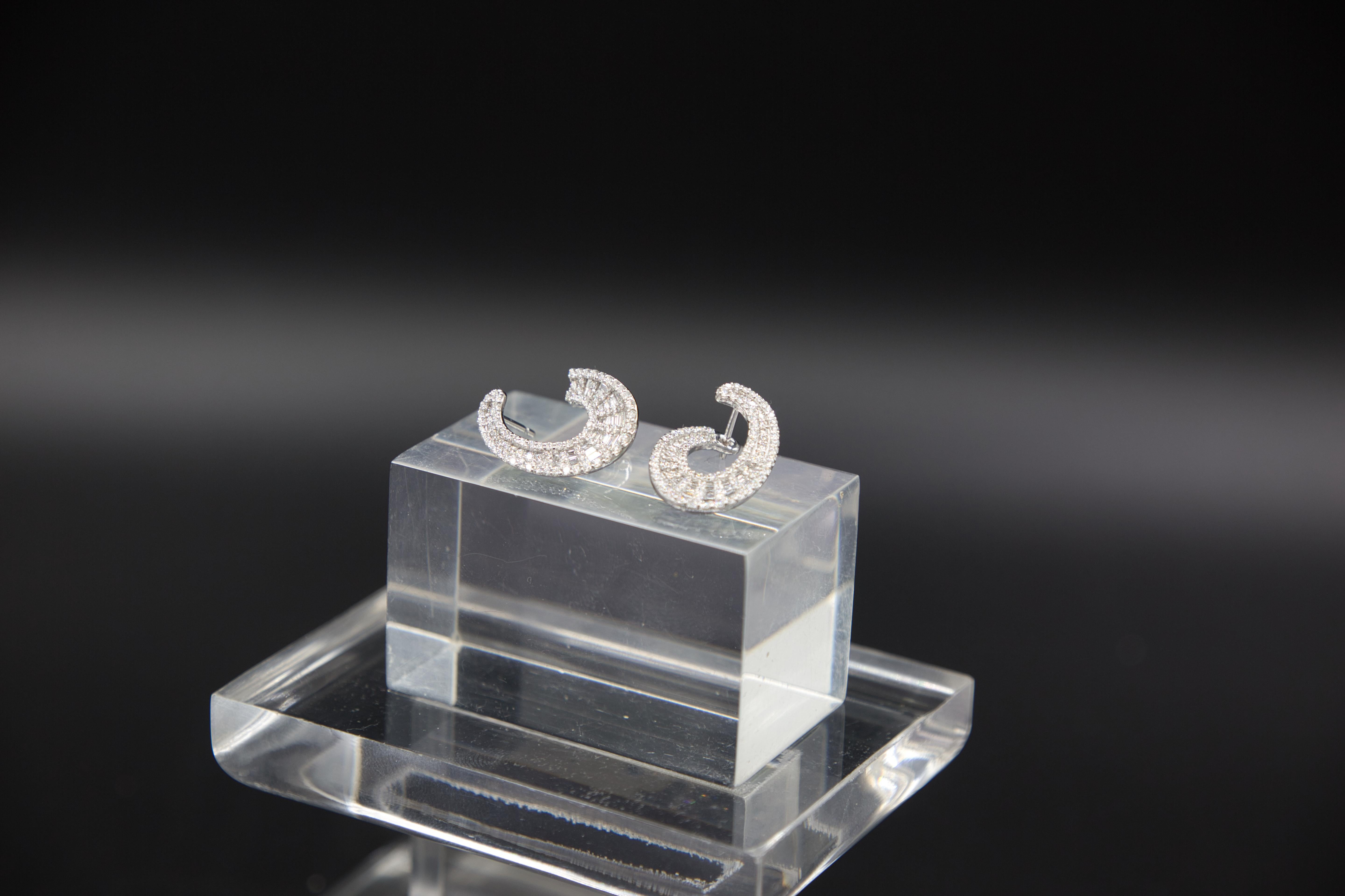 Fully Diamonds earrings 2 ct In condizioni Nuovo in vendita a Bad Kissingen, DE