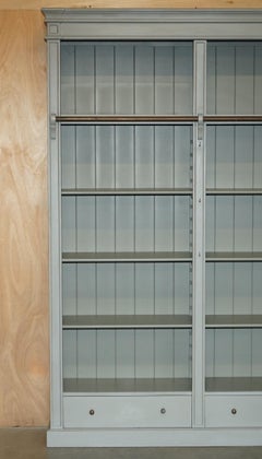 FULLY DISMANTLABLE FRENCH COUNTRY PAINTED LIBRARY BOOKCASE WiTH LADDER & RAIL