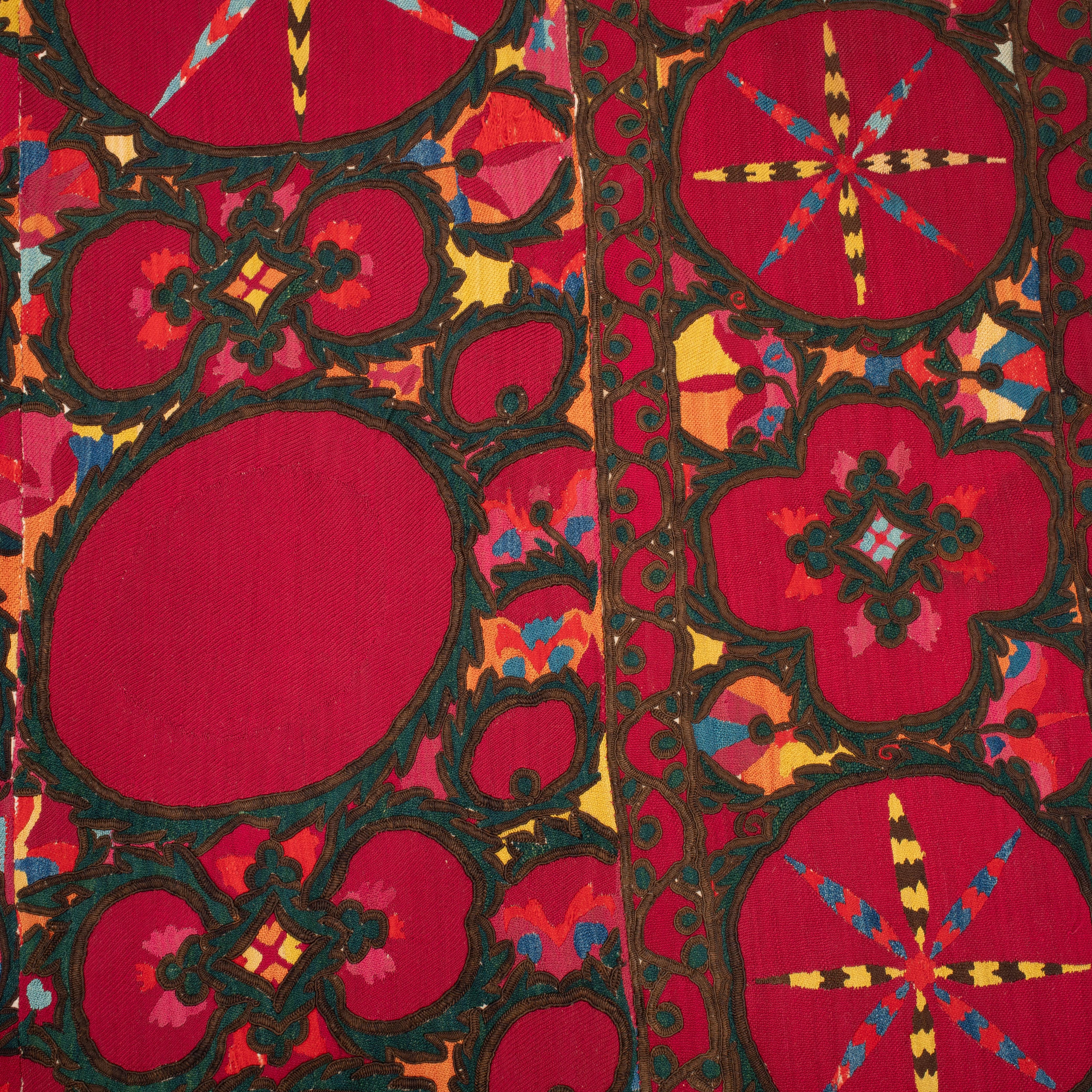 Fully Embroidered Antique Suzani from Pishkent, Uzbekistan, Late 19th C. For Sale 5