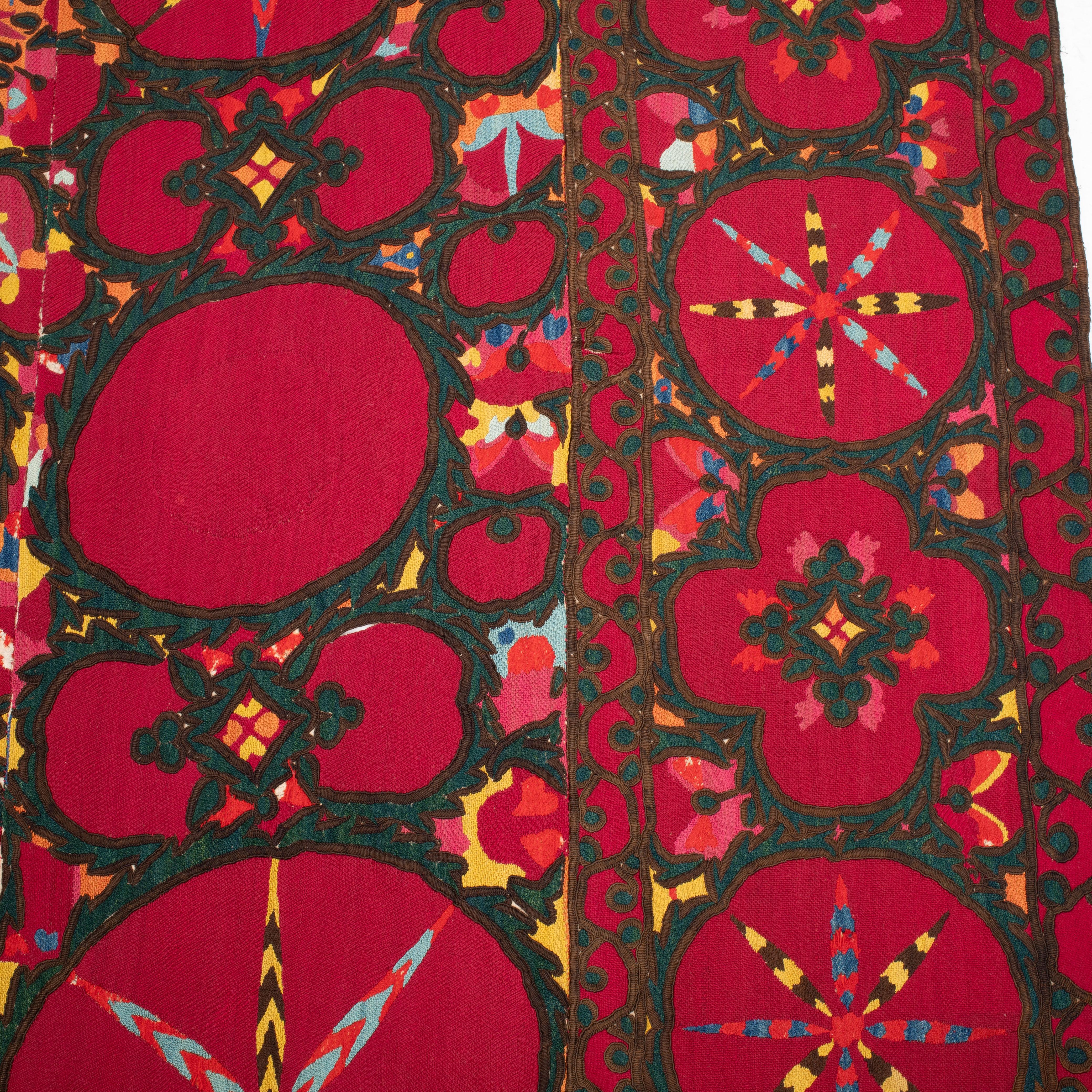 Fully Embroidered Antique Suzani from Pishkent, Uzbekistan, Late 19th C. For Sale 6