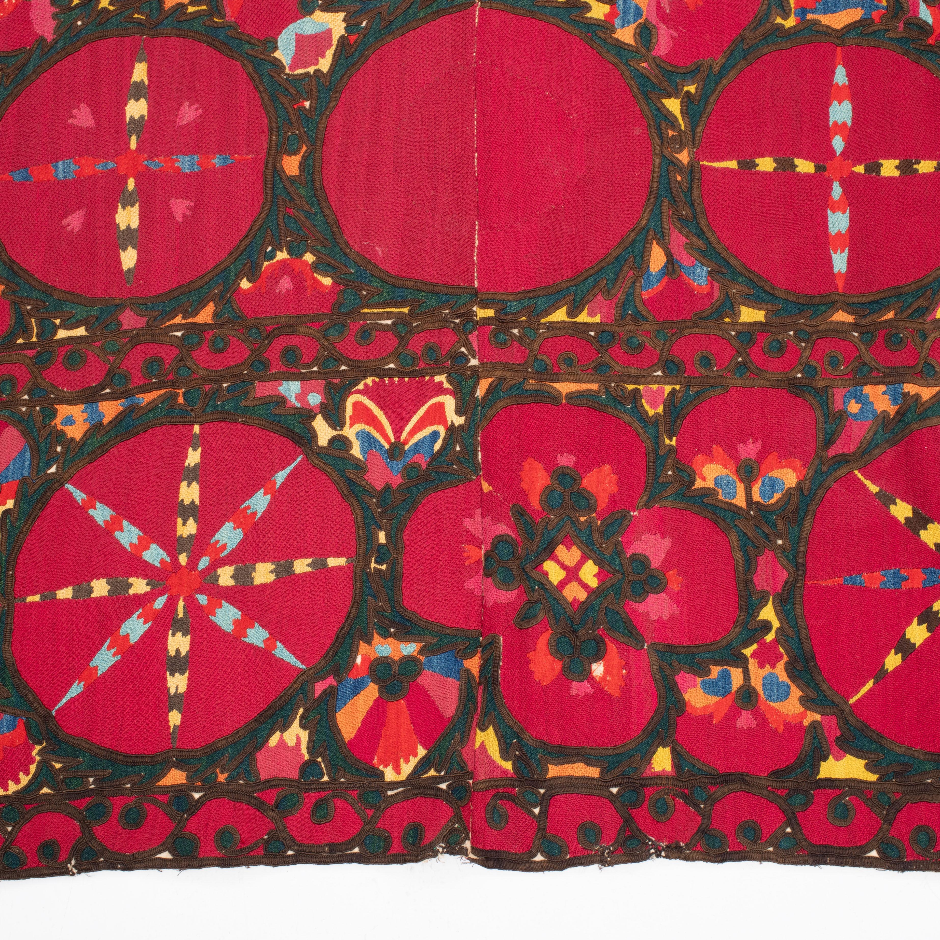 Fully Embroidered Antique Suzani from Pishkent, Uzbekistan, Late 19th C. For Sale 7