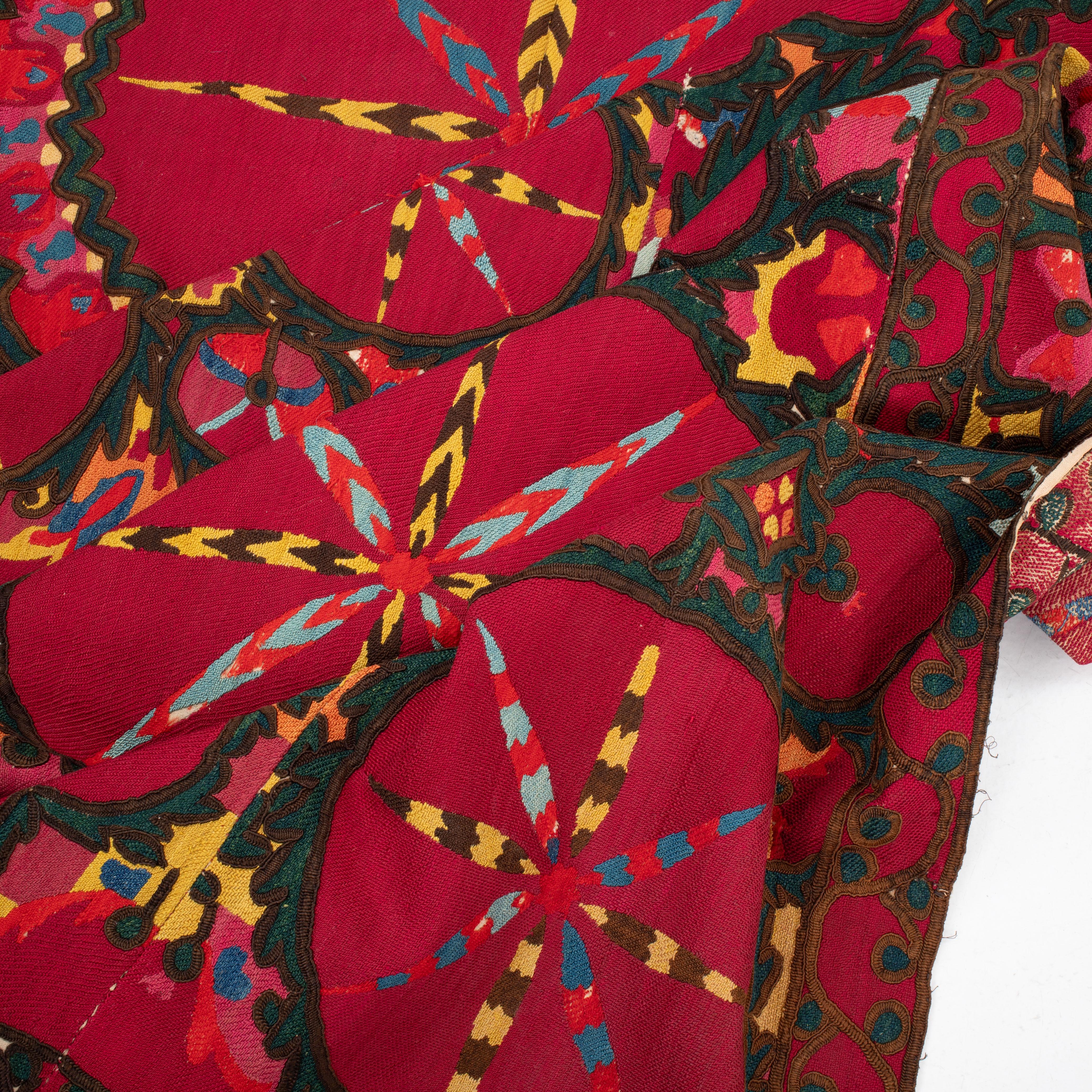 Fully Embroidered Antique Suzani from Pishkent, Uzbekistan, Late 19th C. For Sale 12
