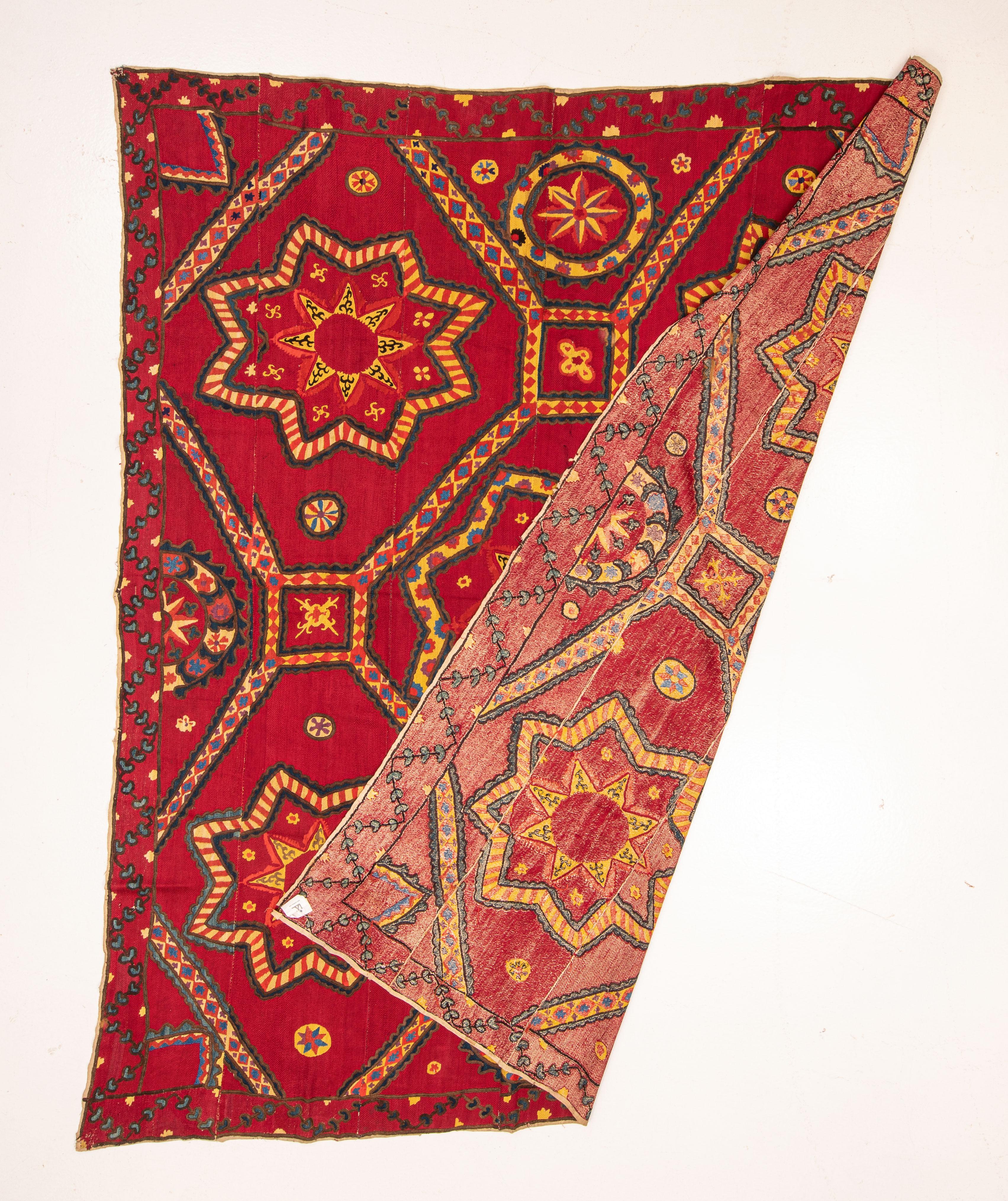 Fully Embroidered Antique Suzani from Pishkent, Uzbekistan, Late 19th C In Good Condition In Istanbul, TR
