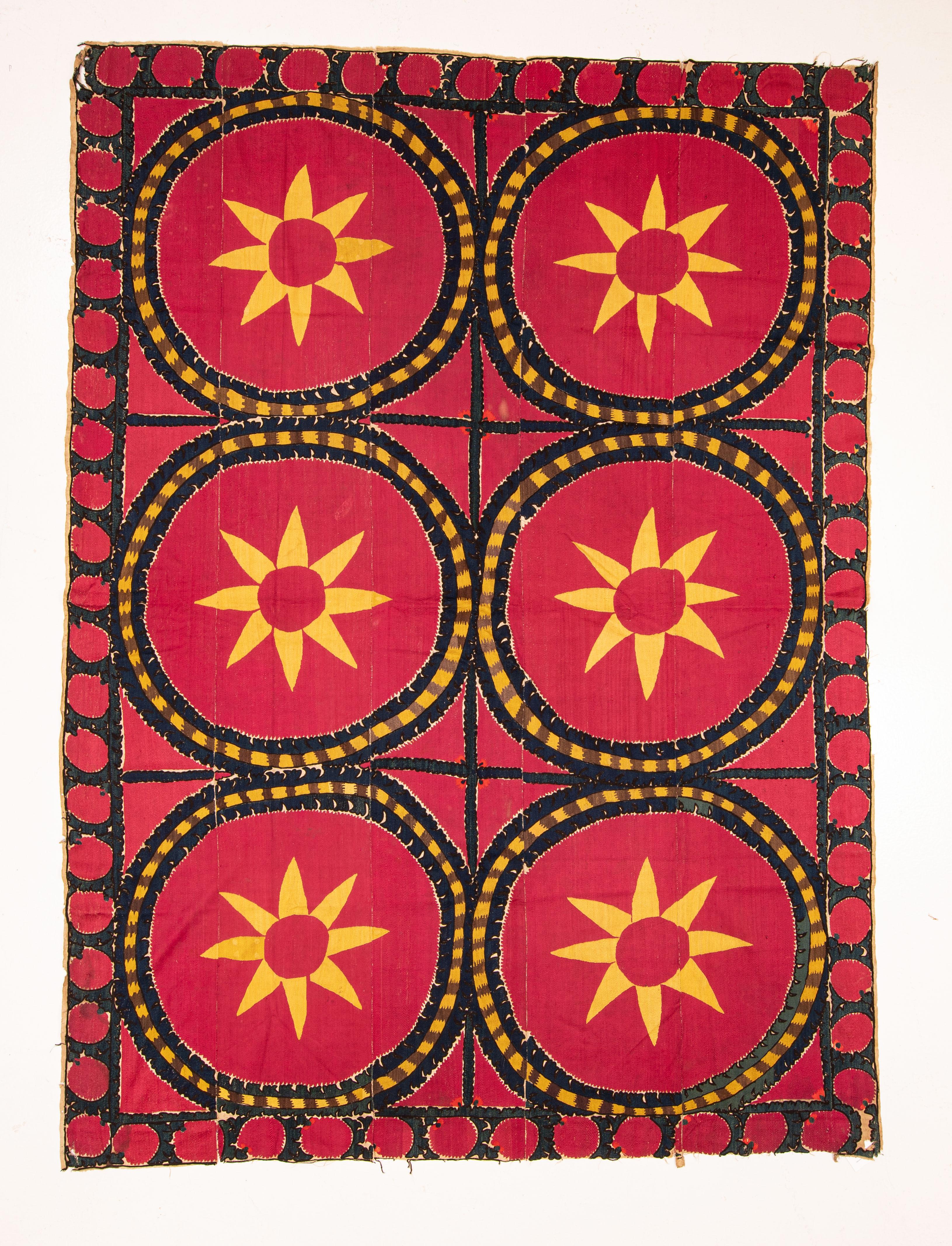 Suzanis from the regions of Tahkent and Pishkent have some astral names such az ‘moon sky’ ,
‘star sky ‘. The main characteristic of these suzanis is that of their being fully embroidered in silk and sometimes in wool in sections.
Ground cloth is