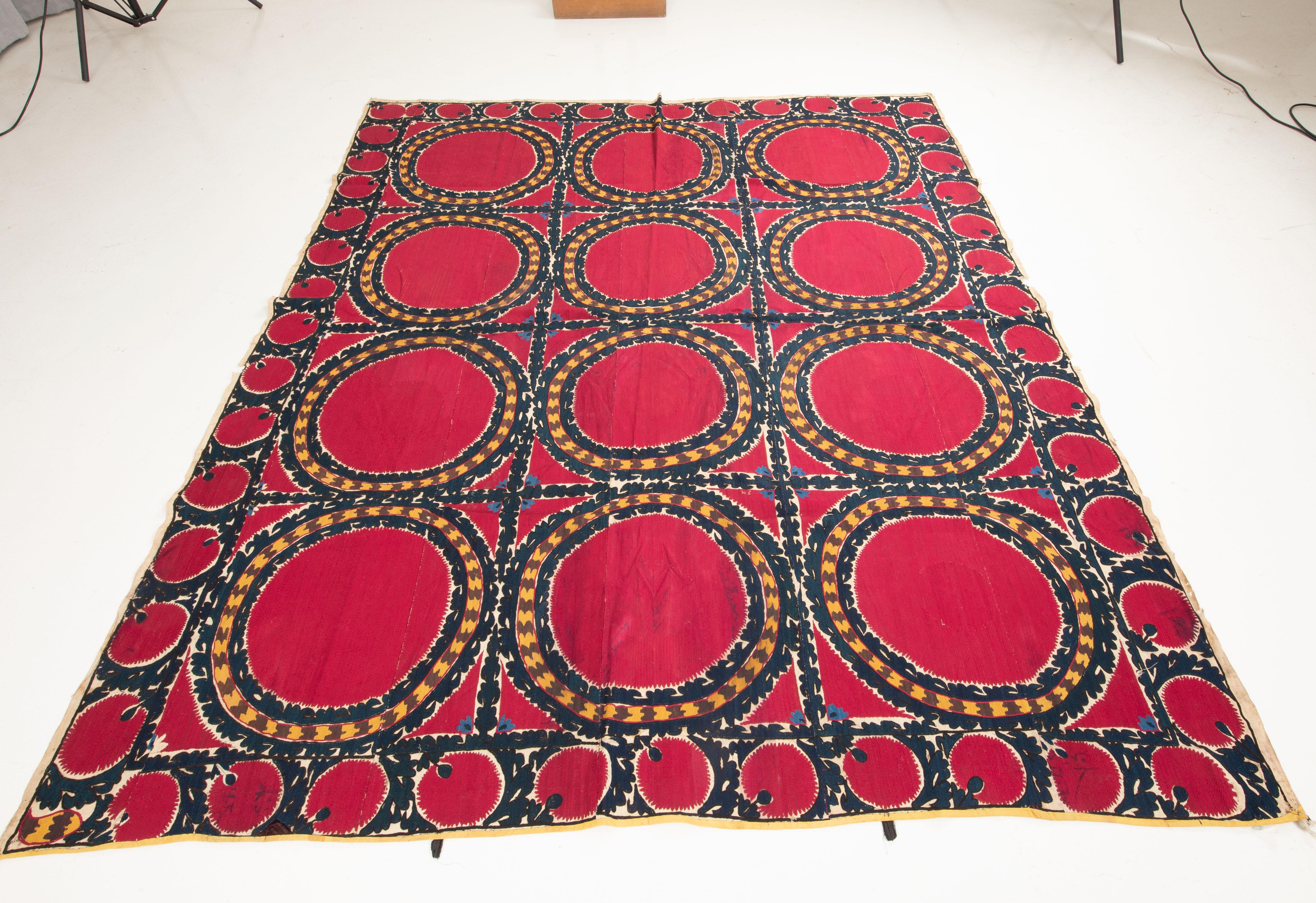 Fully Embroidered Antique Suzani from Tashkent, Uzbekistan, Late 19th C. In Fair Condition For Sale In Istanbul, TR