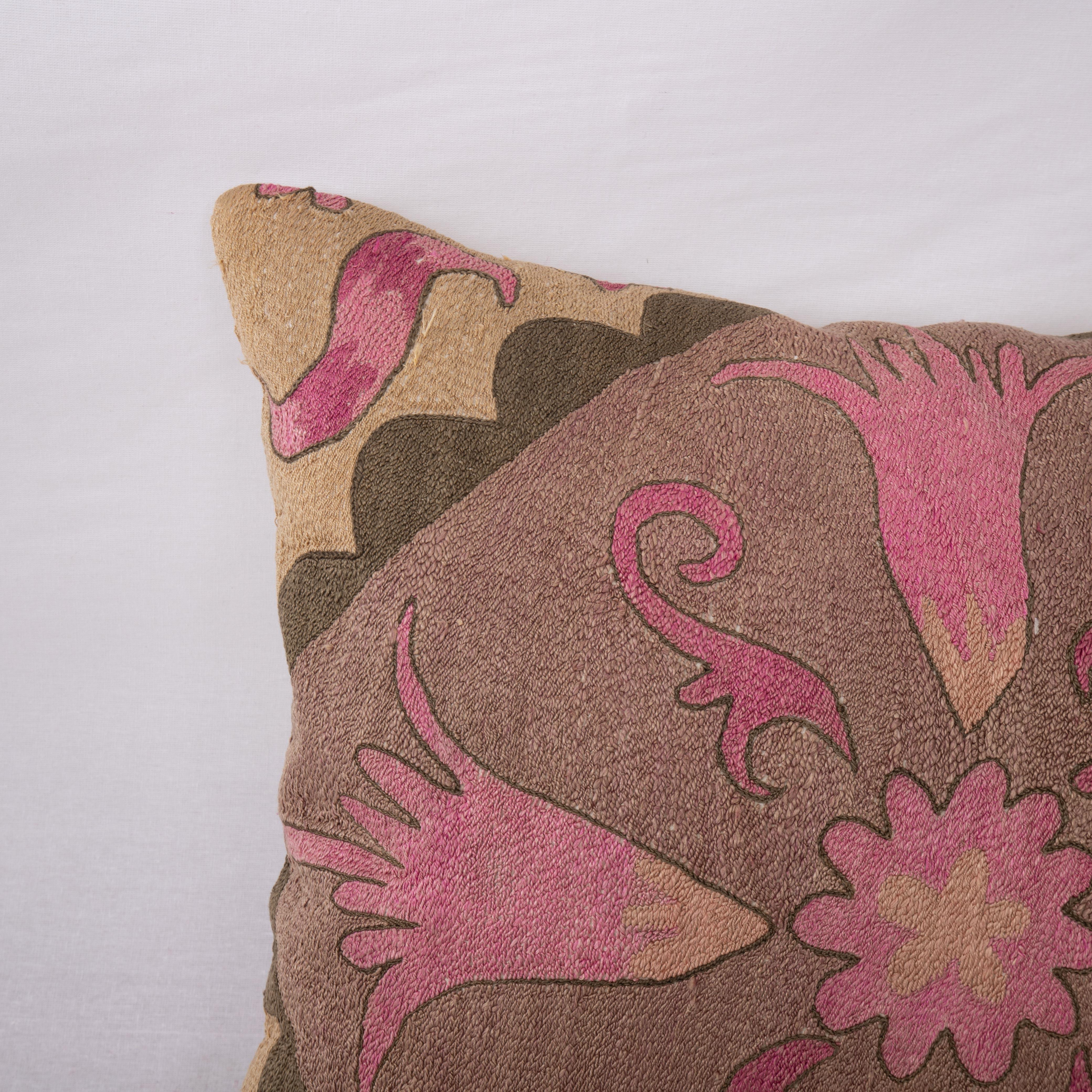 Fully Embroidered Suzani Pillowcase, Tashkent, Uzbekistan, 1930s In Good Condition For Sale In Istanbul, TR