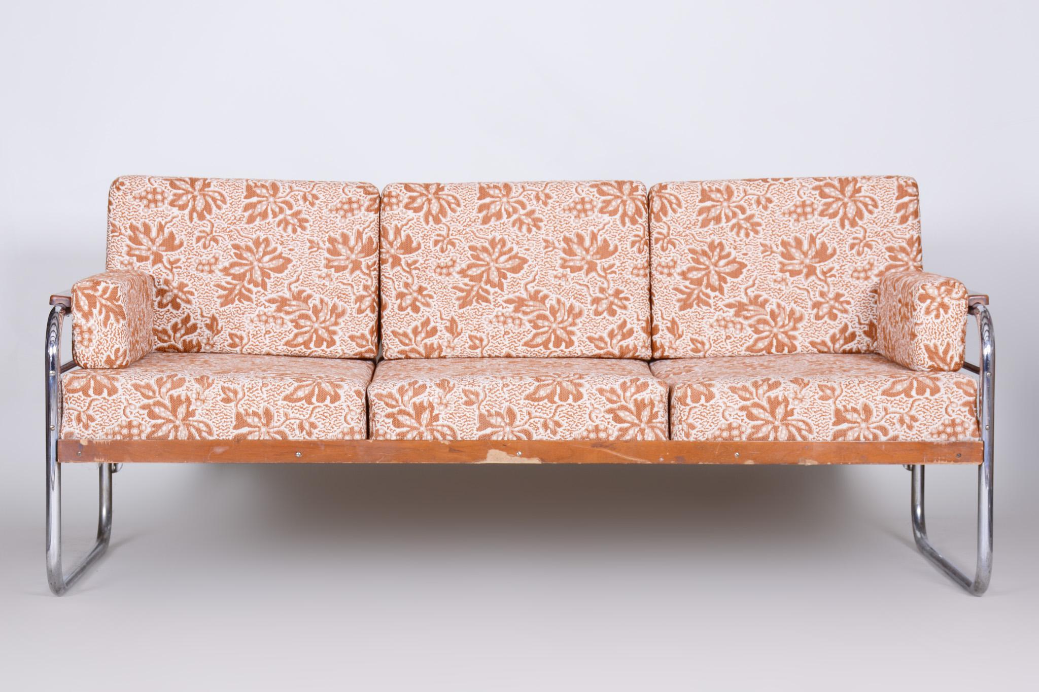 Fully Original Bauhaus fabric Tubular Chrome Sofa by Vichr a Spol, 1930s Czechia In Good Condition In Horomerice, CZ