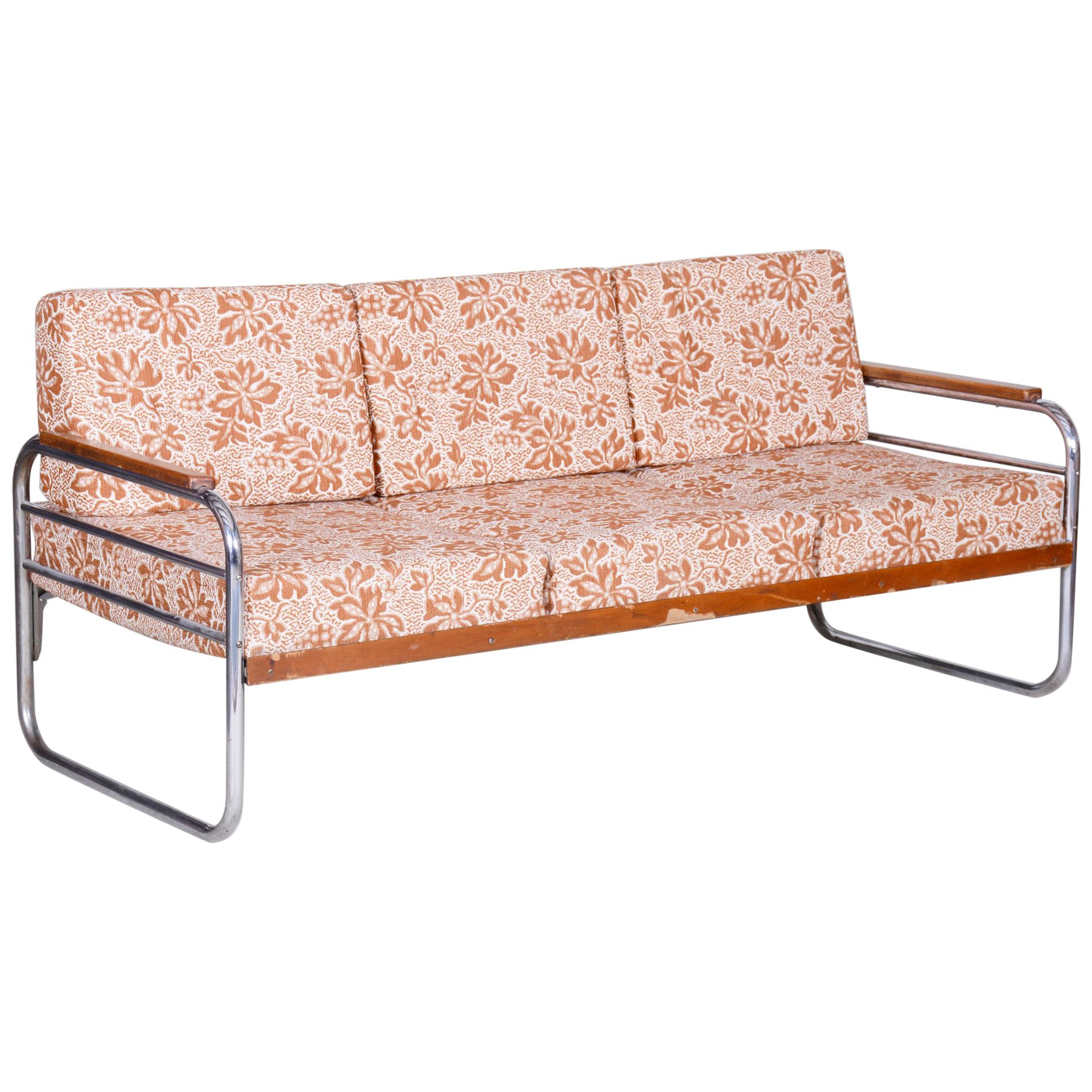 Fully Original Bauhaus fabric Tubular Chrome Sofa by Vichr a Spol, 1930s Czechia