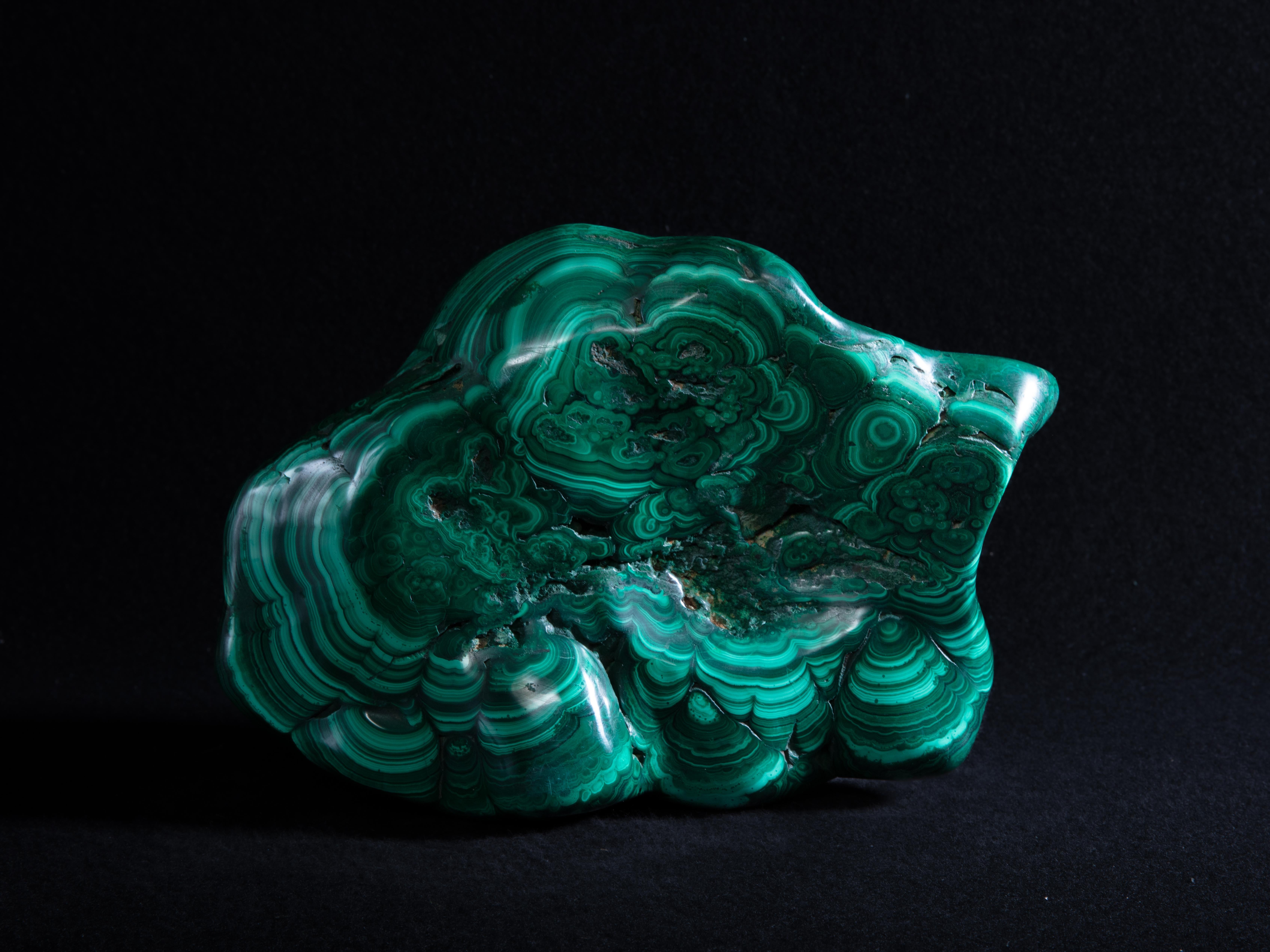 18th Century and Earlier Fully polished malachite For Sale