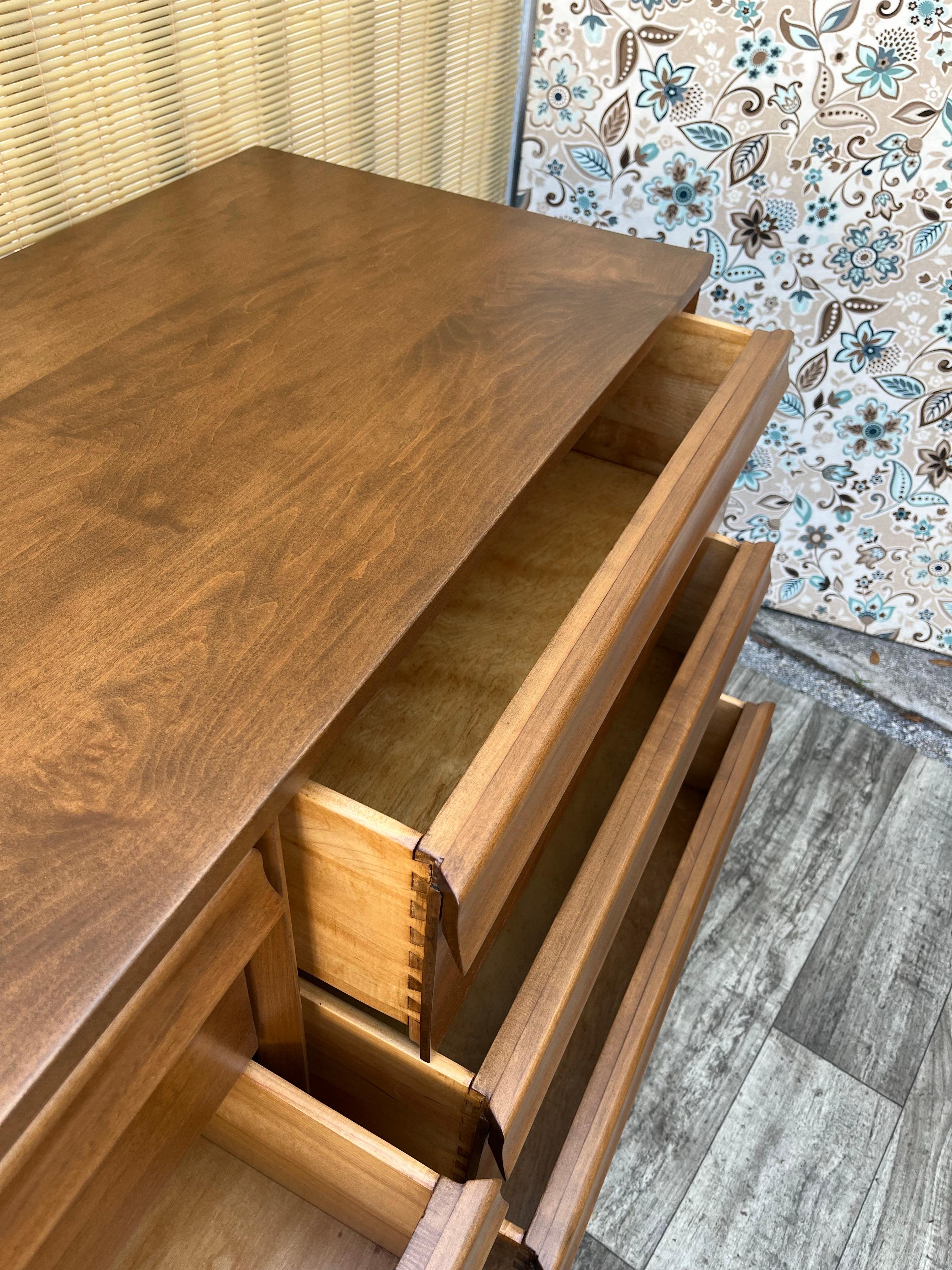 Fully Refinished Mid-Century Modern Dresser By Birchcraft Baumitter. C 1960s For Sale 7