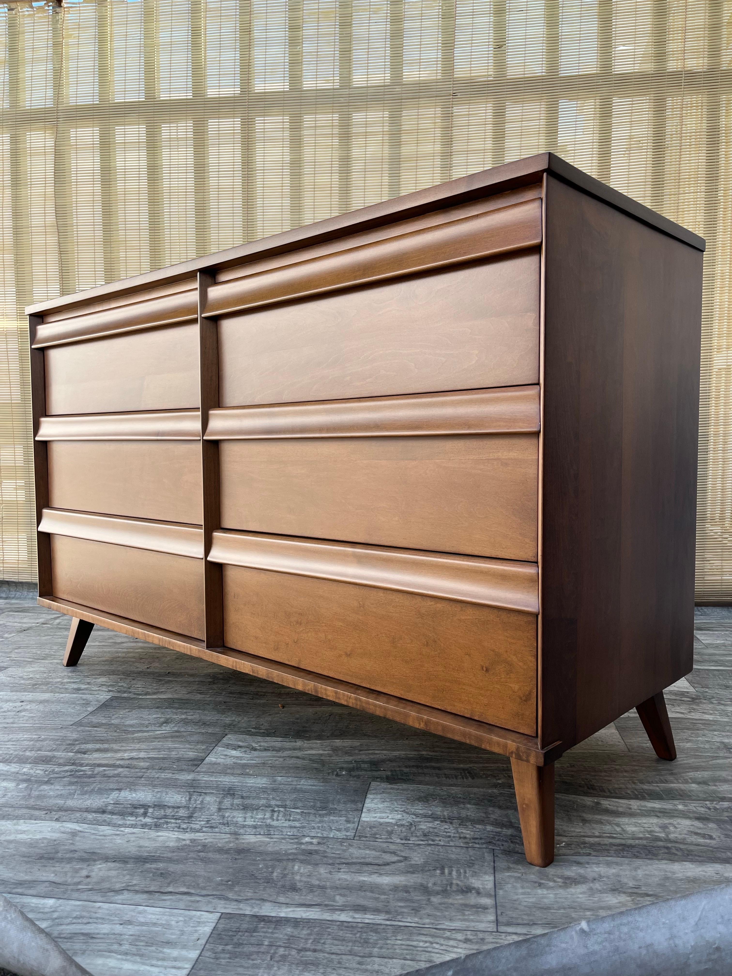 Mid-20th Century Fully Refinished Mid-Century Modern Dresser By Birchcraft Baumitter. C 1960s For Sale