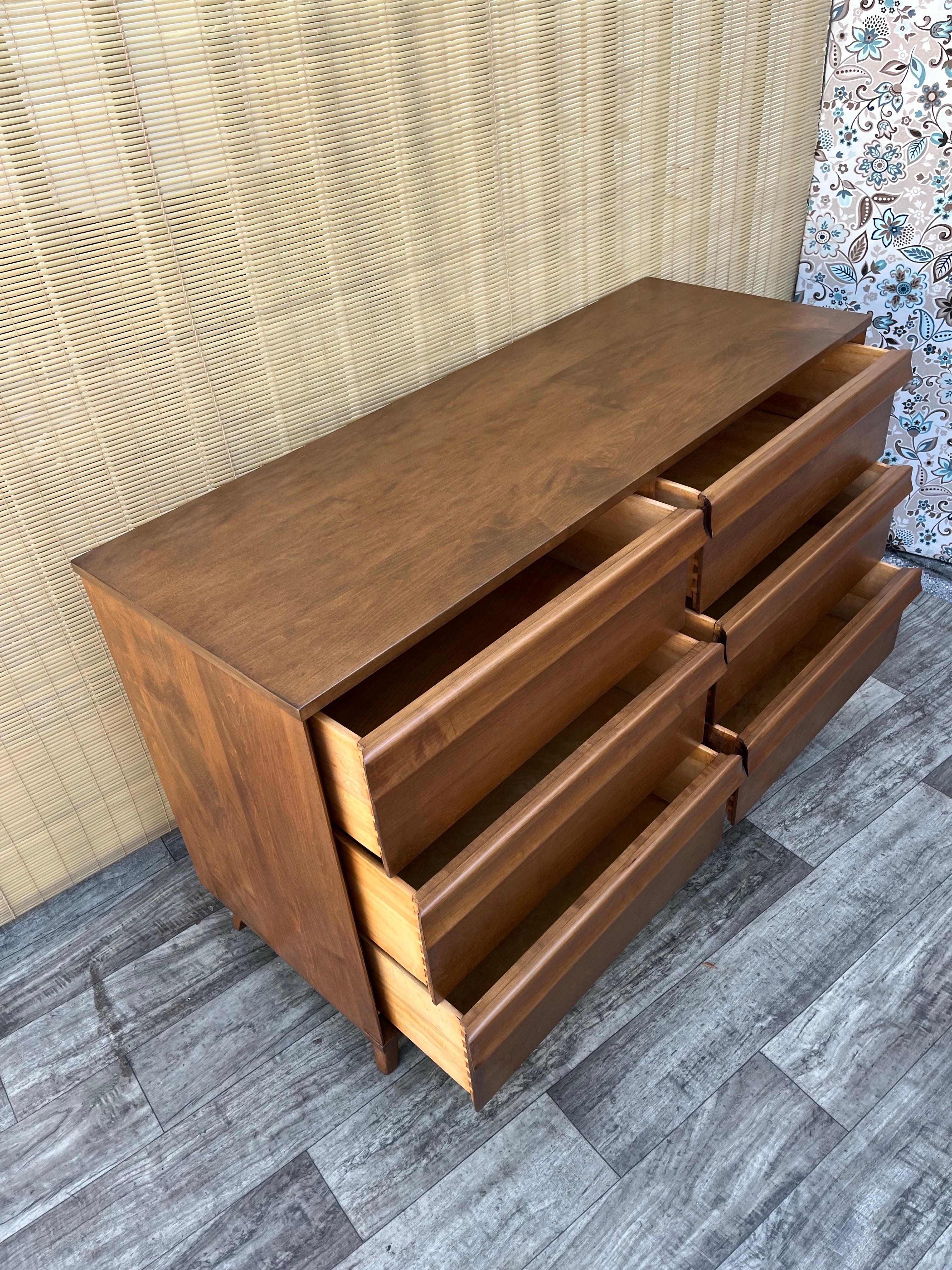 Fully Refinished Mid-Century Modern Dresser By Birchcraft Baumitter. C 1960s For Sale 2