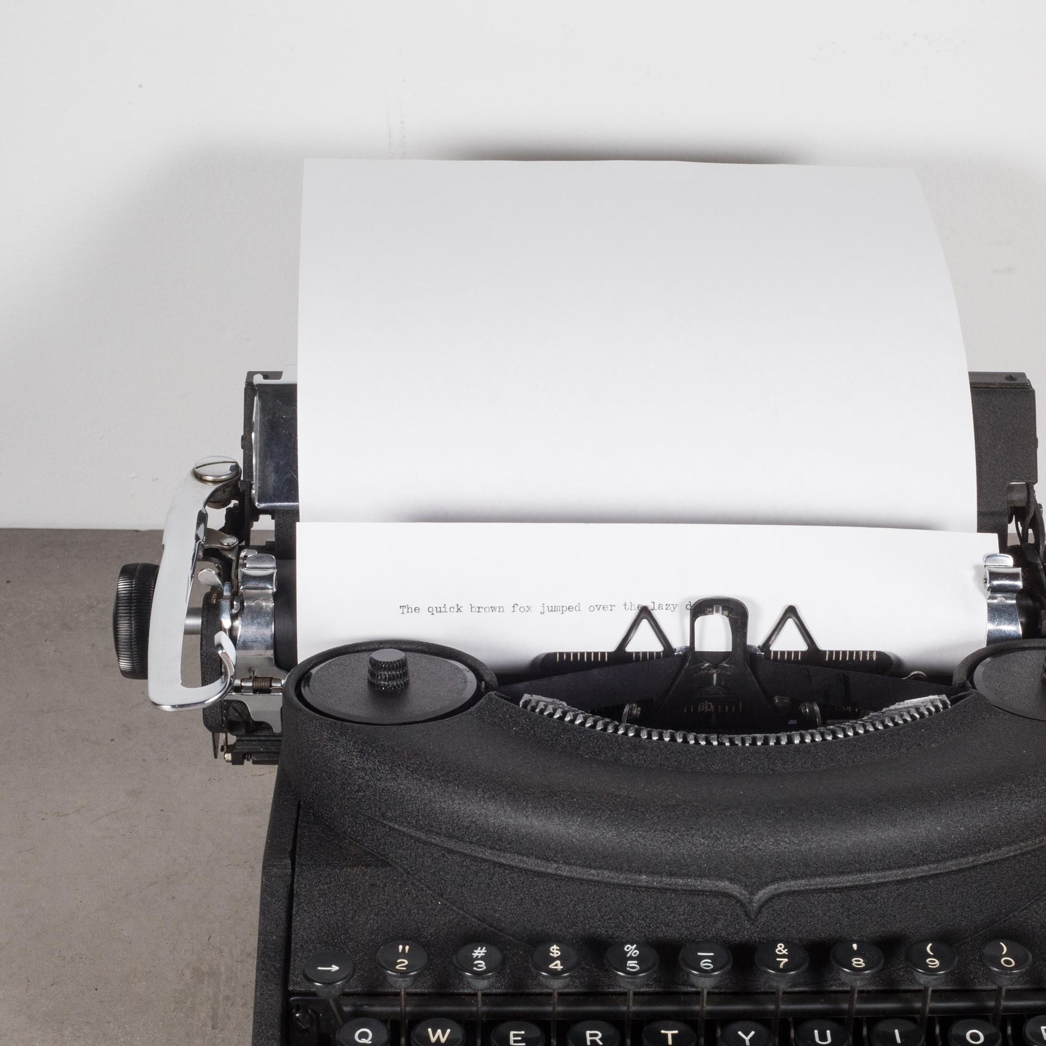 20th Century Fully Refurbished Remington Portable Noiseless Model Seven Typewriter, c.1931