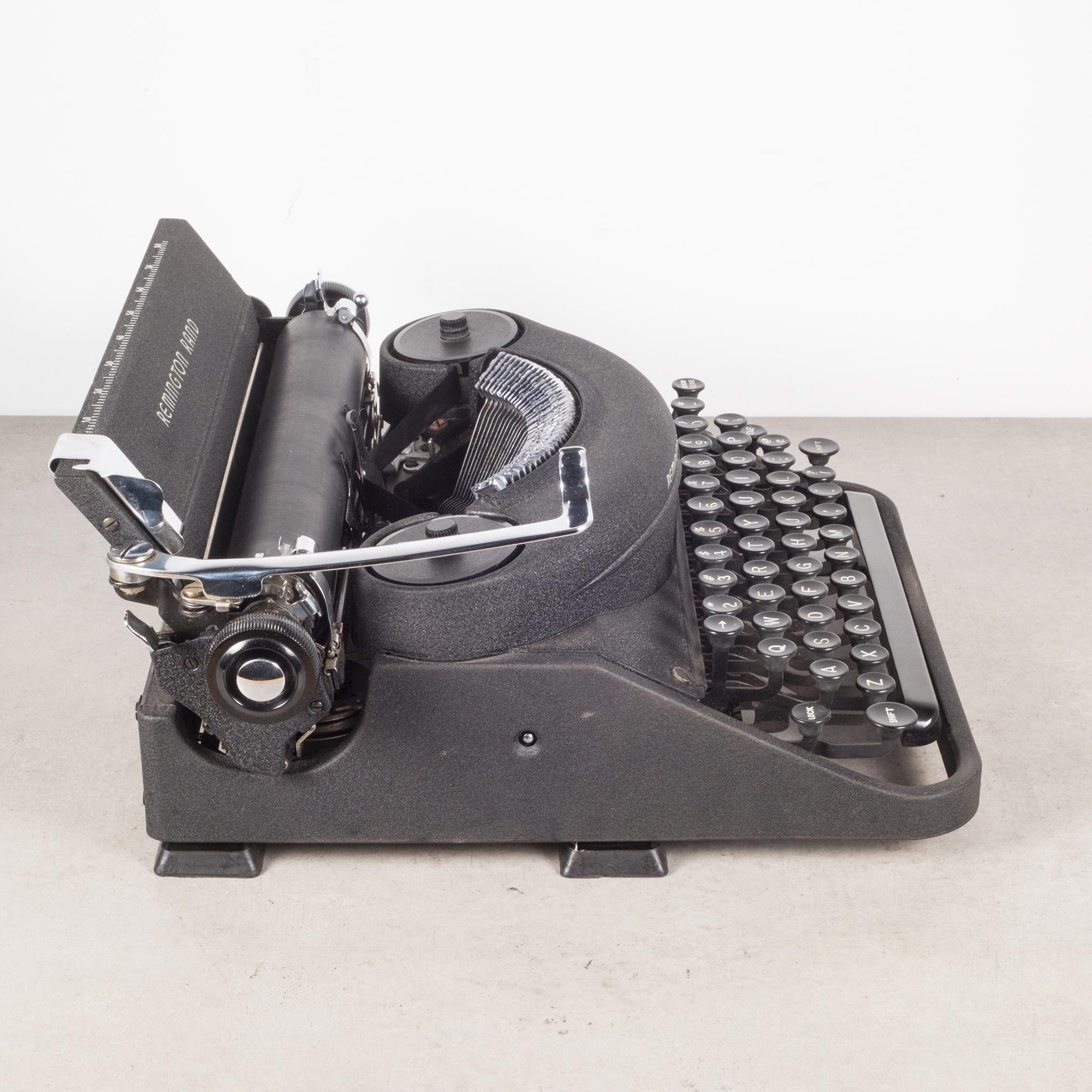 Fully Refurbished Remington Portable Noiseless Typewriter, c.1932 In Good Condition In San Francisco, CA