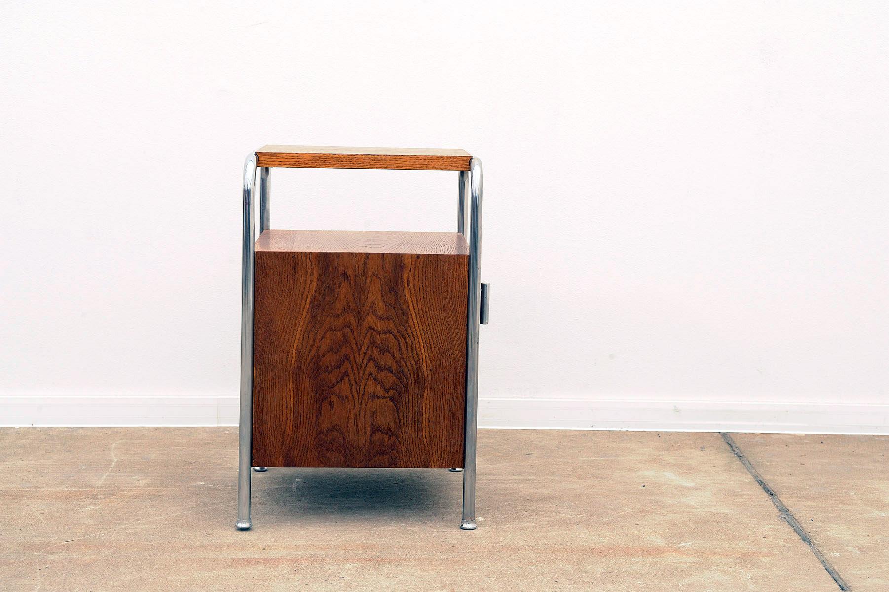 Fully renovated Bauhaus chrome bedside table by Robert Slezak, 1930´s 3