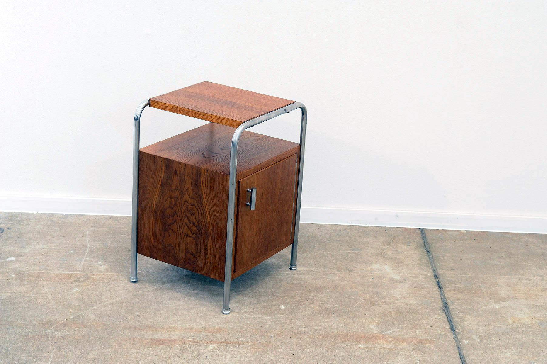 Fully renovated Bauhaus chrome bedside table by Robert Slezak, 1930´s 5