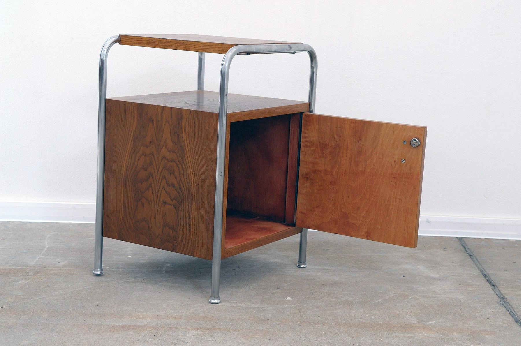 Fully renovated Bauhaus chrome bedside table by Robert Slezak, 1930´s 8