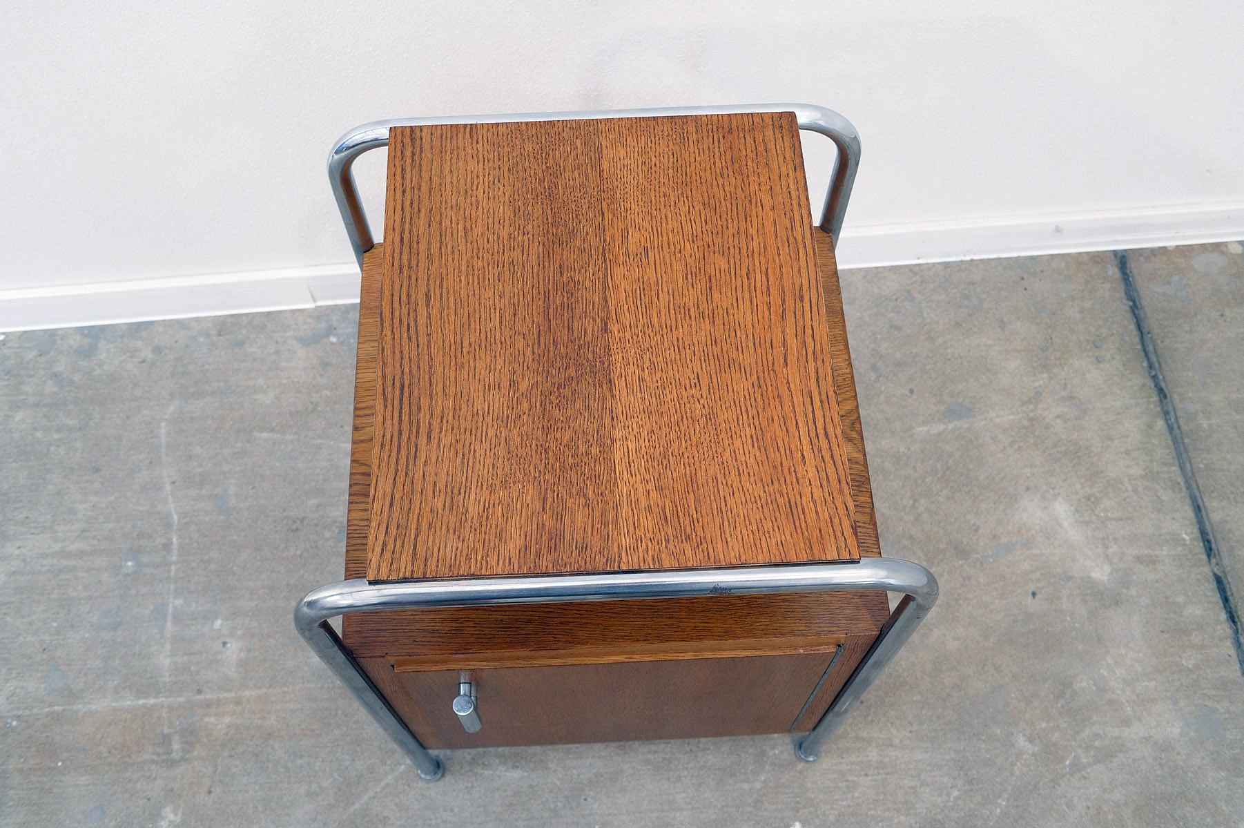 Fully renovated Bauhaus chrome bedside table by Robert Slezak, 1930´s 13