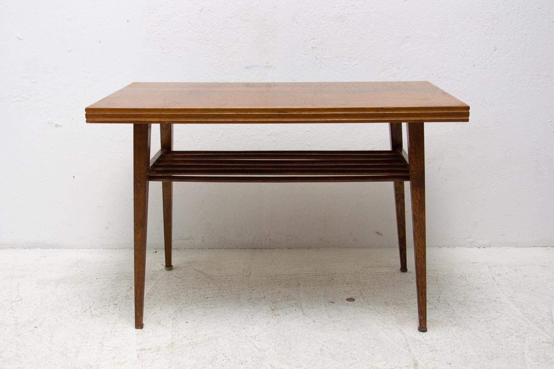 Table basse entièrement rénovée, Tchécoslovaquie, années 1960 en vente 3