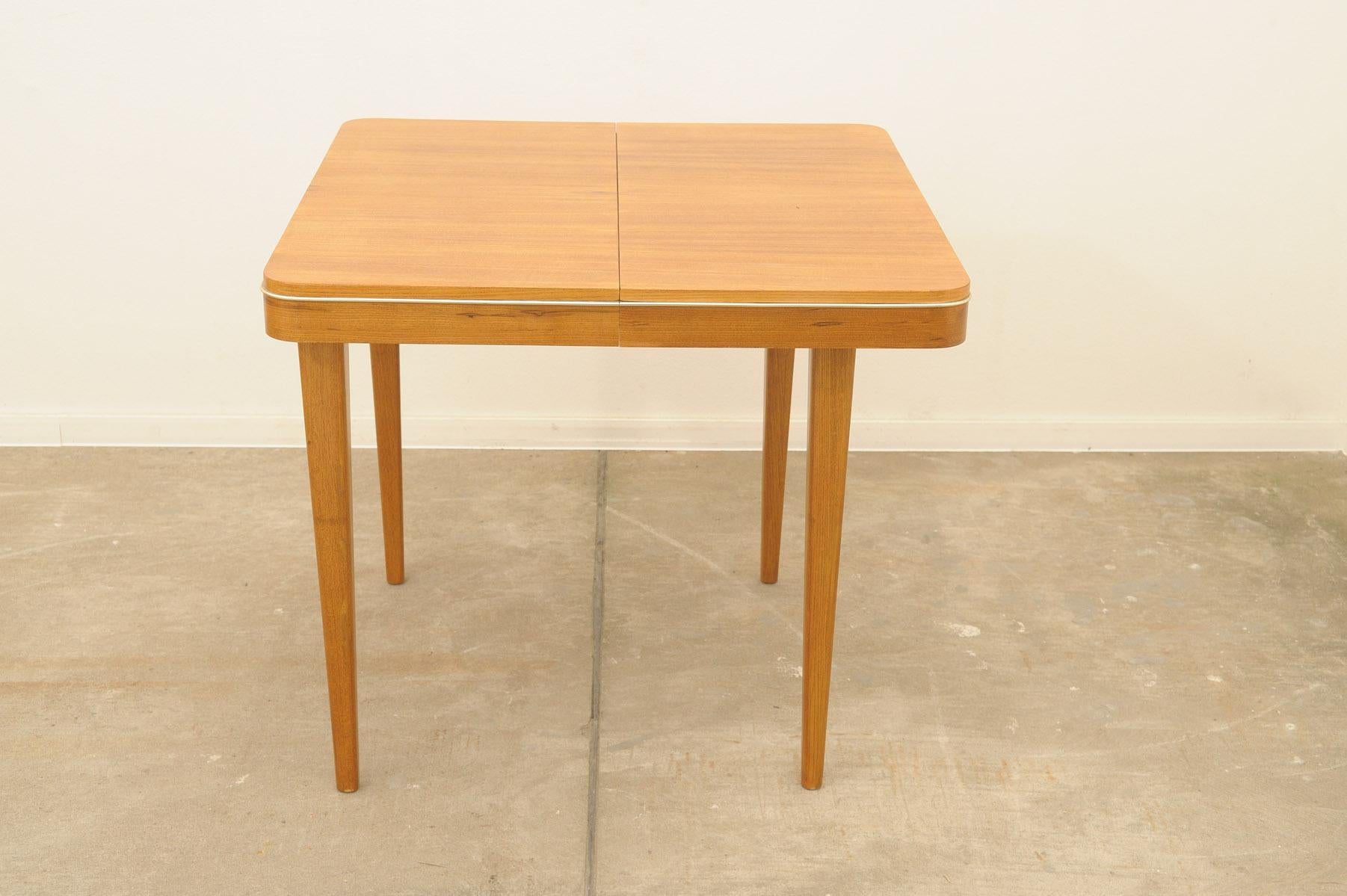  Fully renovated folding dining table by Jitona 1960´s, Czechoslovakia For Sale 1