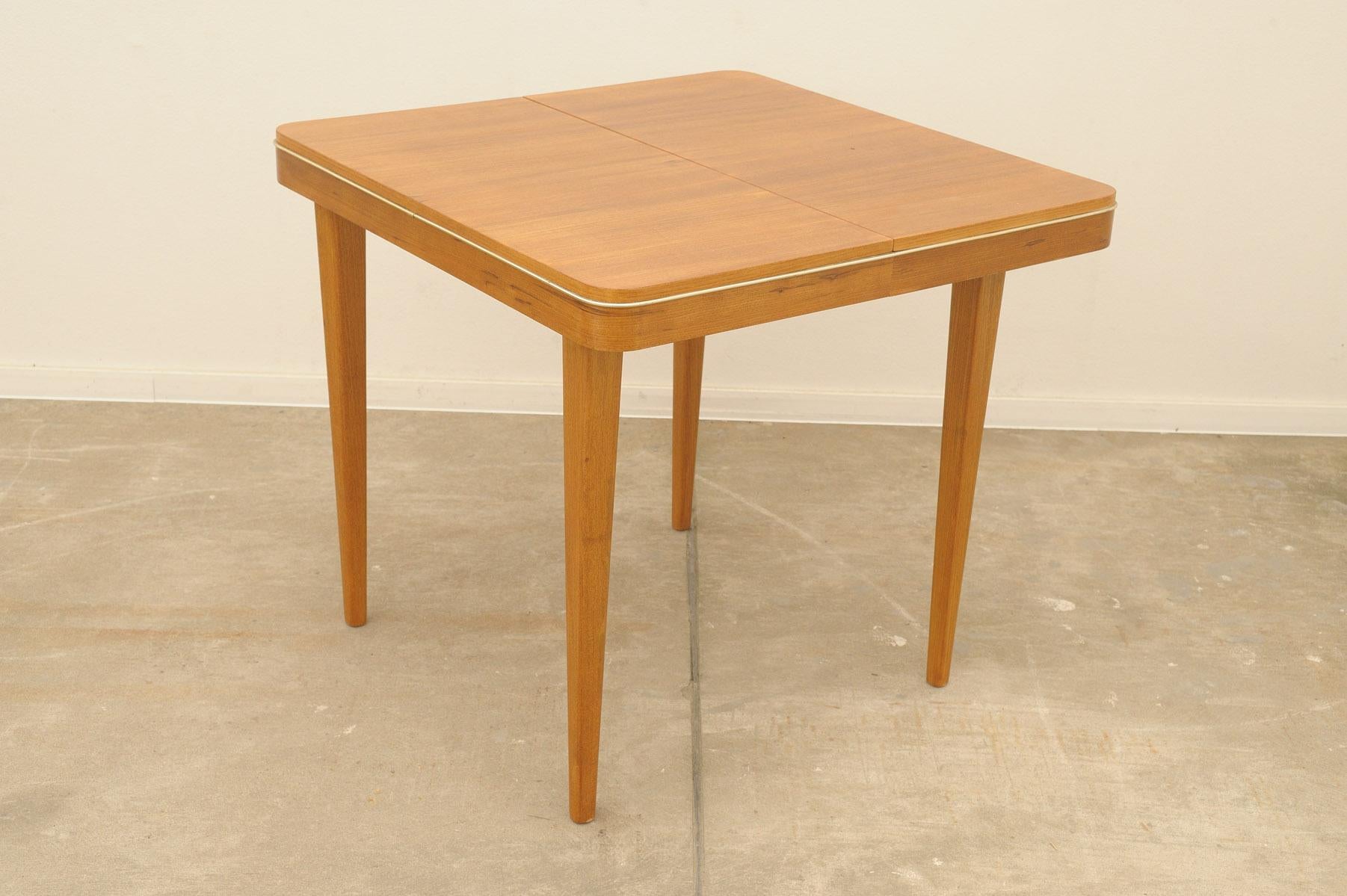  Fully renovated folding dining table by Jitona 1960´s, Czechoslovakia For Sale 2