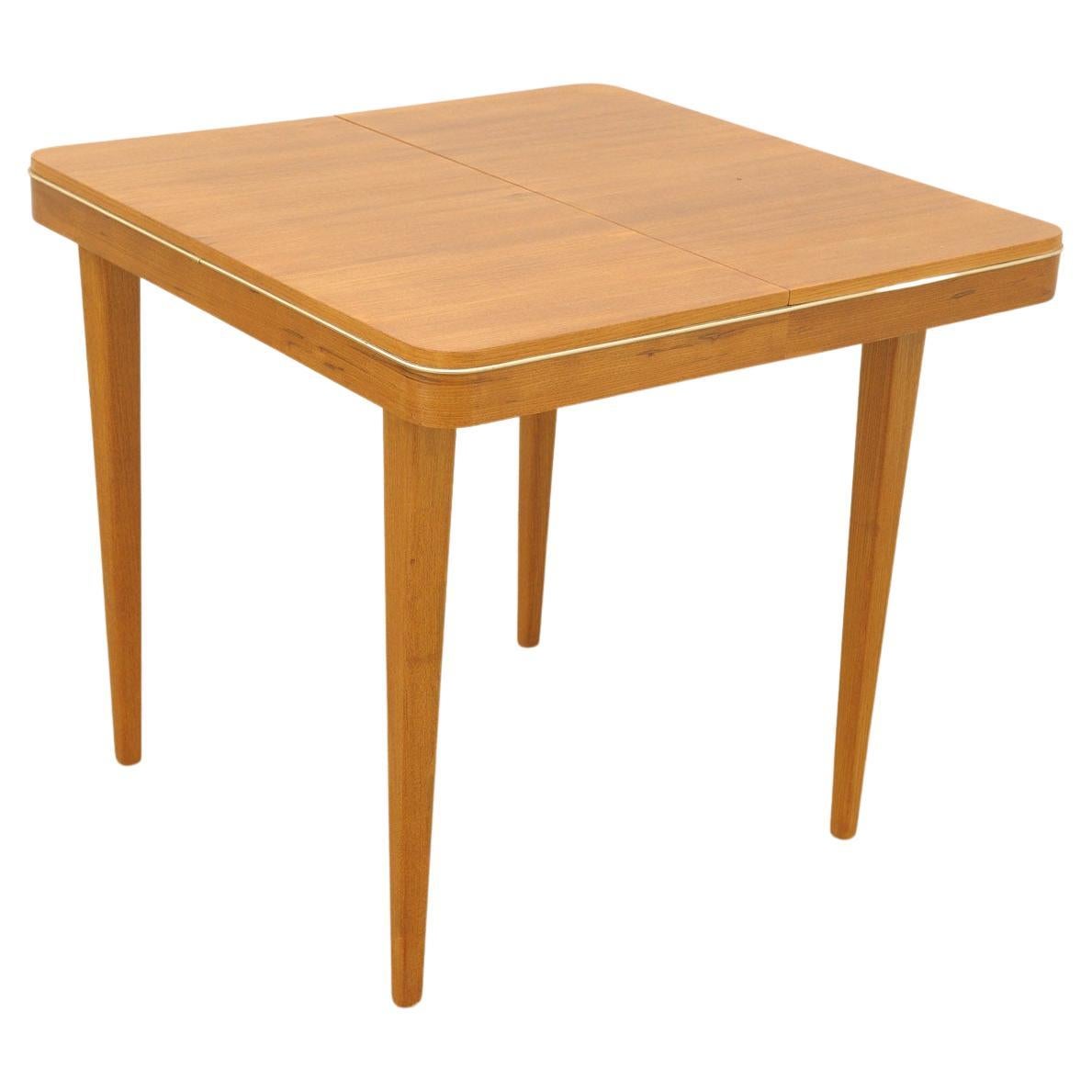  Table de salle à manger pliante entièrement rénovée par Jitona, années 1960, Tchécoslovaquie en vente