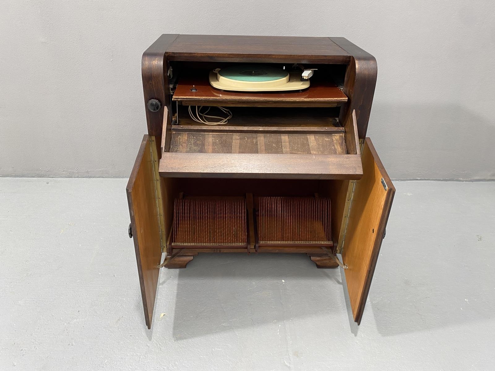 Legno Mobile di metà secolo completamente ristrutturato con giradischi incorporato, Germania, 1950 in vendita