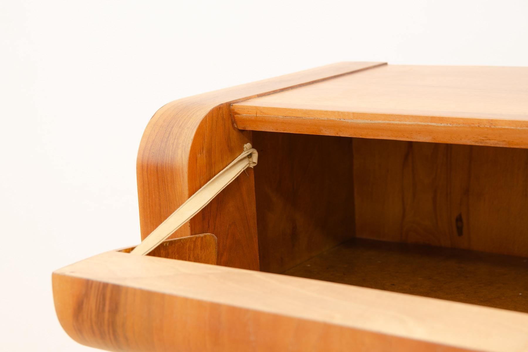 Mueble de licor de mediados de siglo totalmente renovado, años 50, Checoslovaquia 5