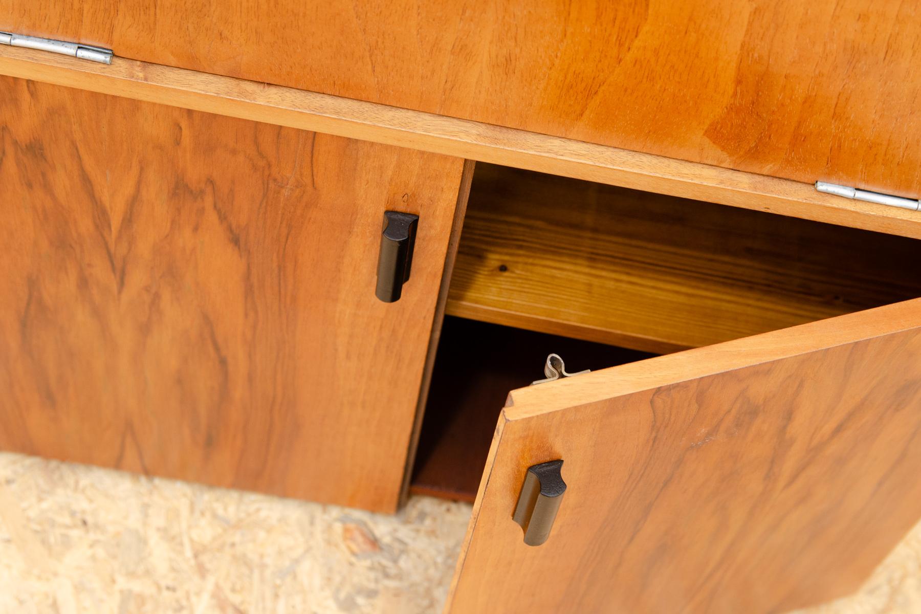 Mueble de licor de mediados de siglo totalmente renovado, años 50, Checoslovaquia 8
