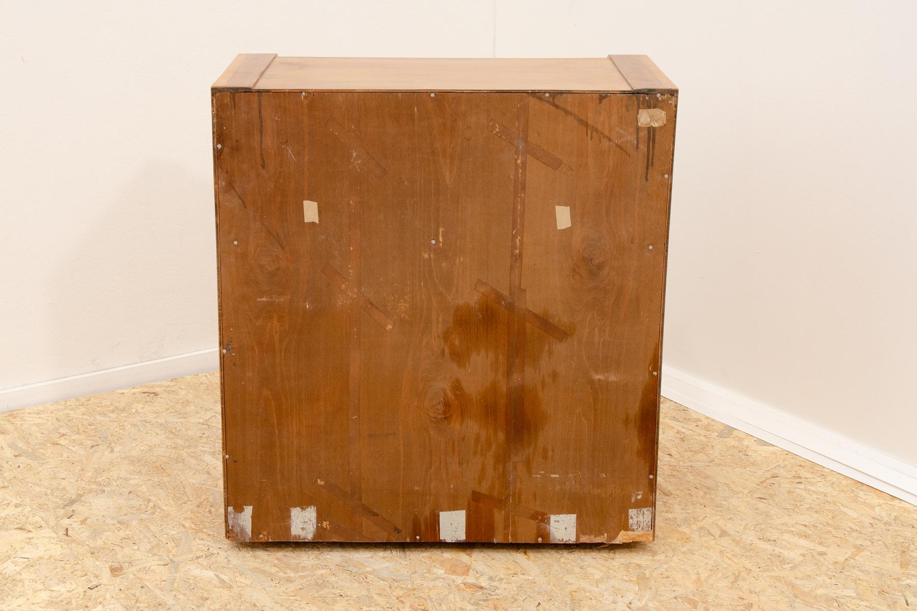 Mueble de licor de mediados de siglo totalmente renovado, años 50, Checoslovaquia 10