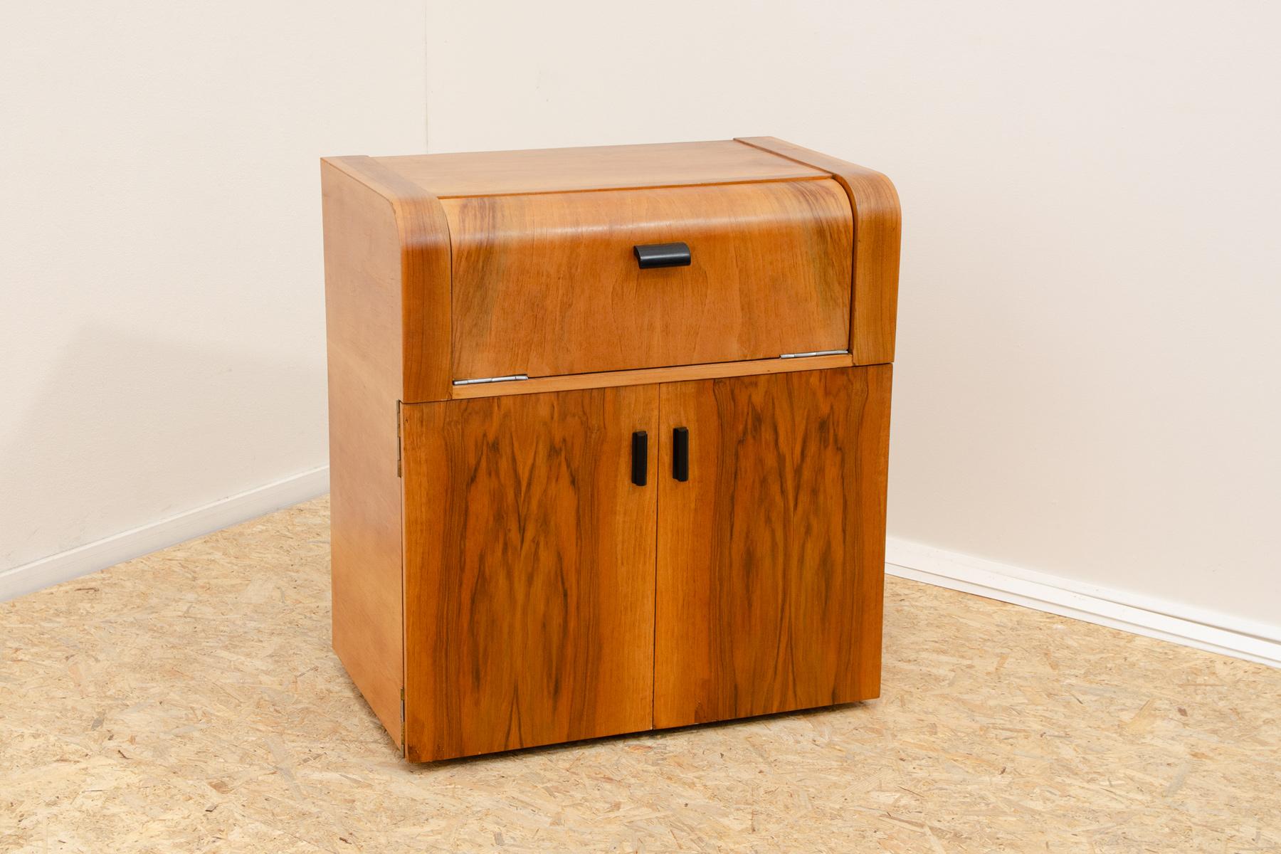 Mueble de licor de mediados de siglo totalmente renovado, años 50, Checoslovaquia Art Decó
