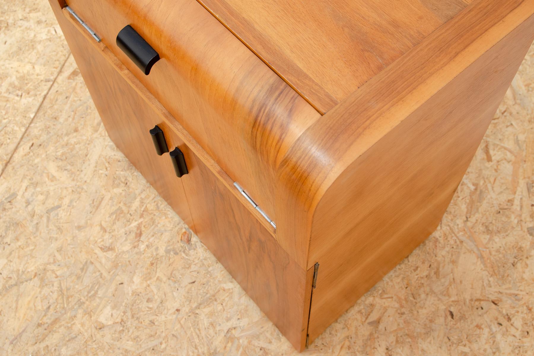 Mueble de licor de mediados de siglo totalmente renovado, años 50, Checoslovaquia 2