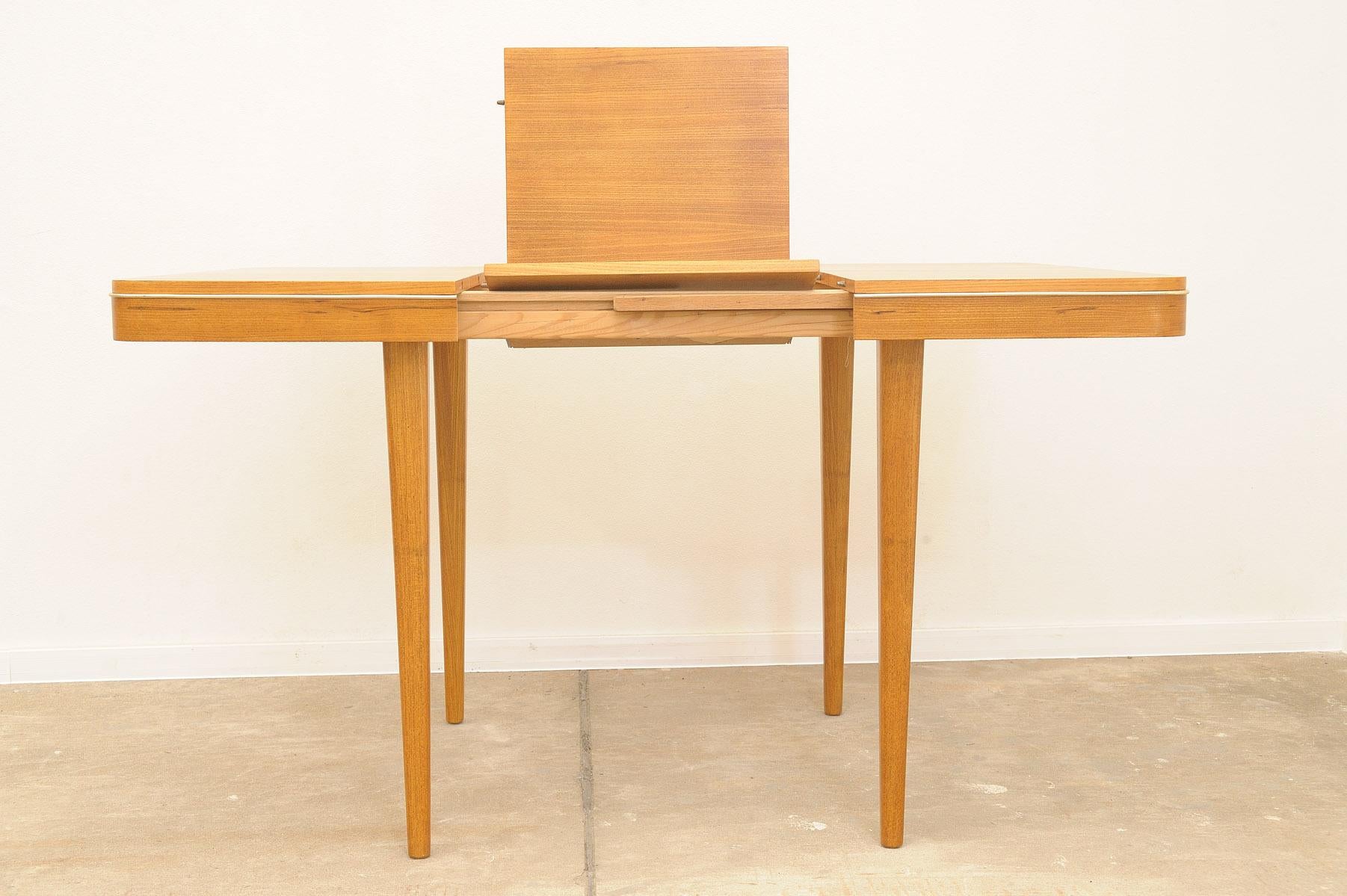 Fully renovated midcentury dining table by Jitona 1960´s, Czechoslovakia For Sale 11