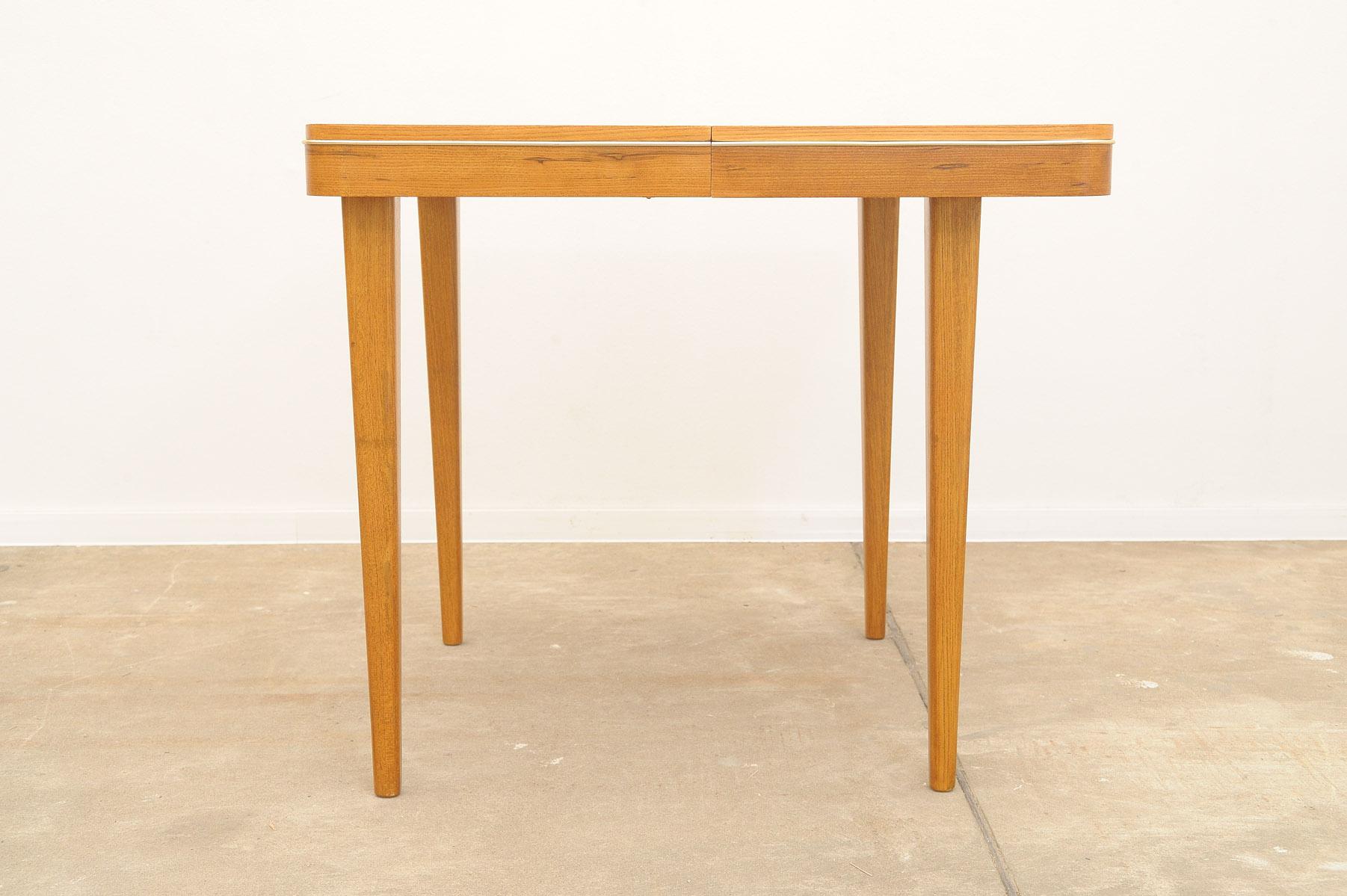 European Fully renovated midcentury dining table by Jitona 1960´s, Czechoslovakia For Sale