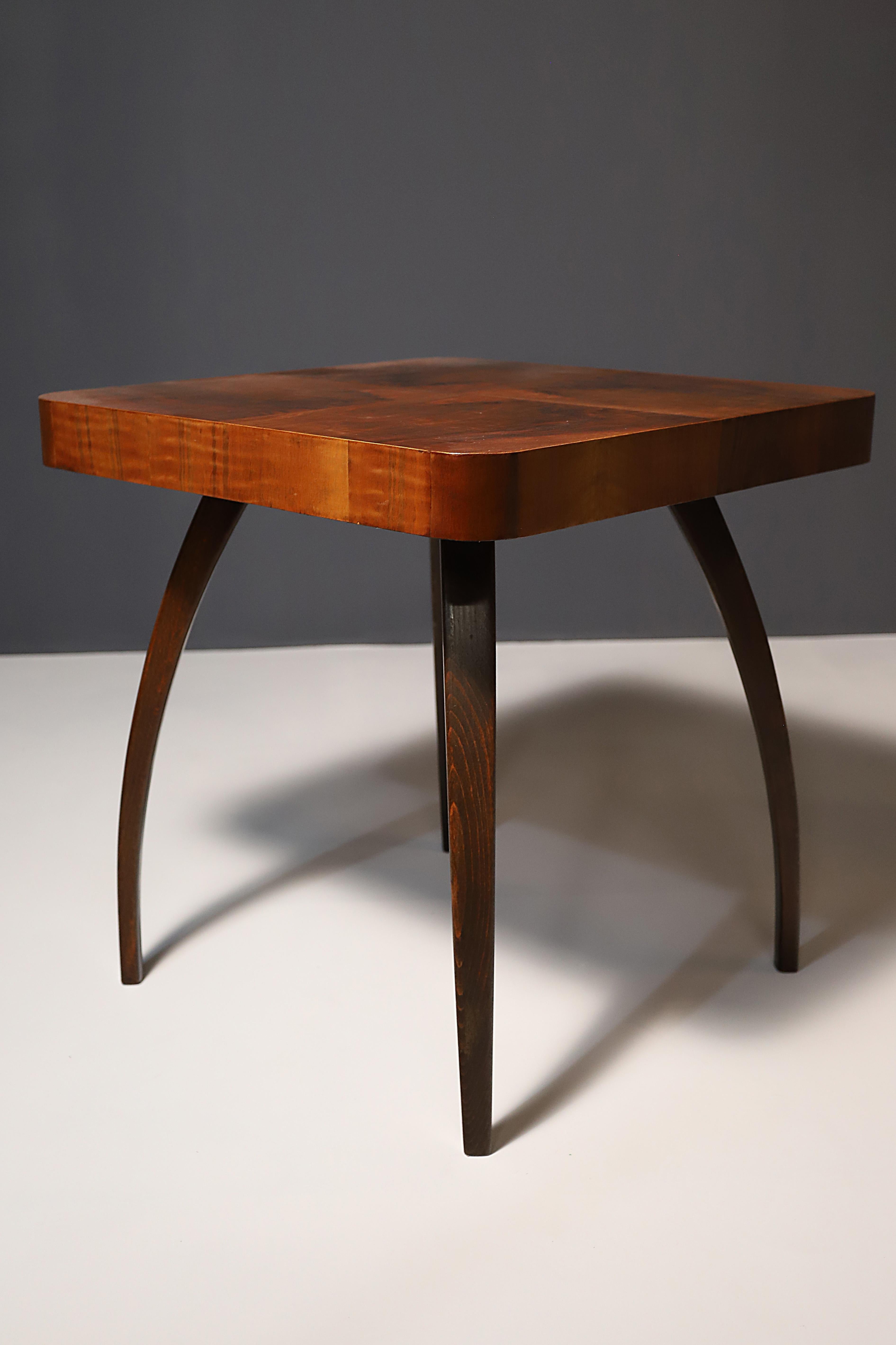 Tchèque Table Spider H 259 entièrement rénovée par Jindřich Halabala, années 1930 en vente