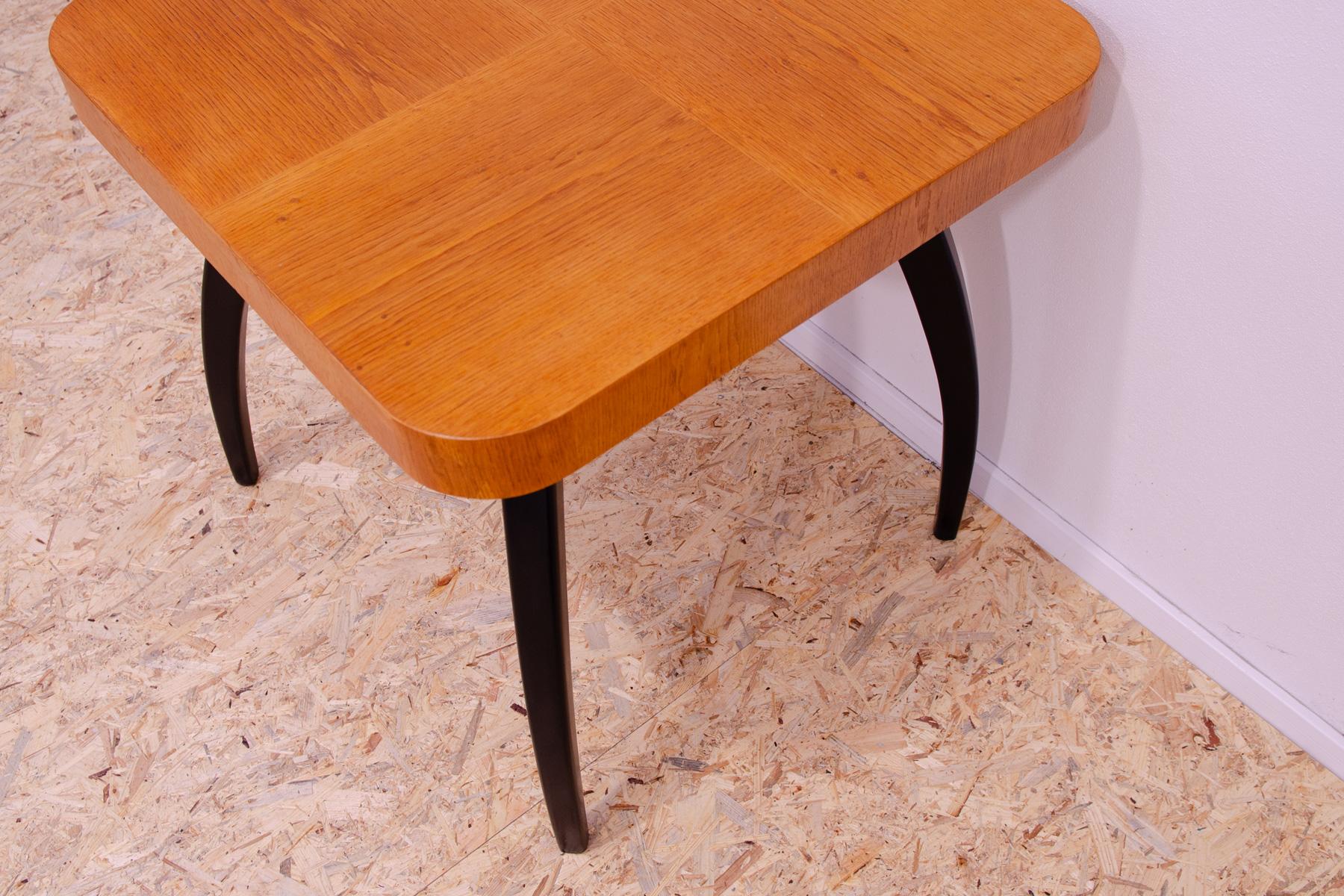 Wood Fully renovated Spider table H 259 by Jindřich Halabala, 1930´s For Sale
