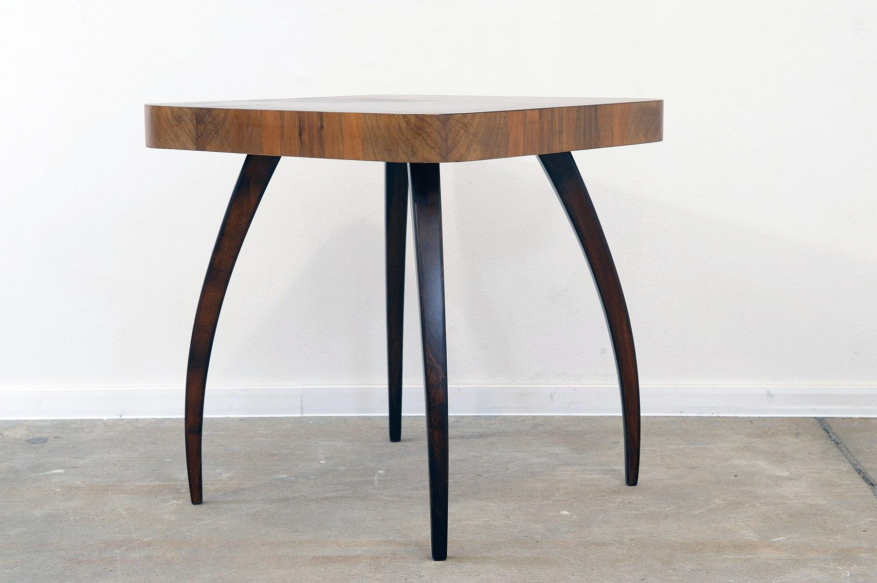 Fully renovated walnut Spider table H259 by Jindřich Halabala, 1950´s 1