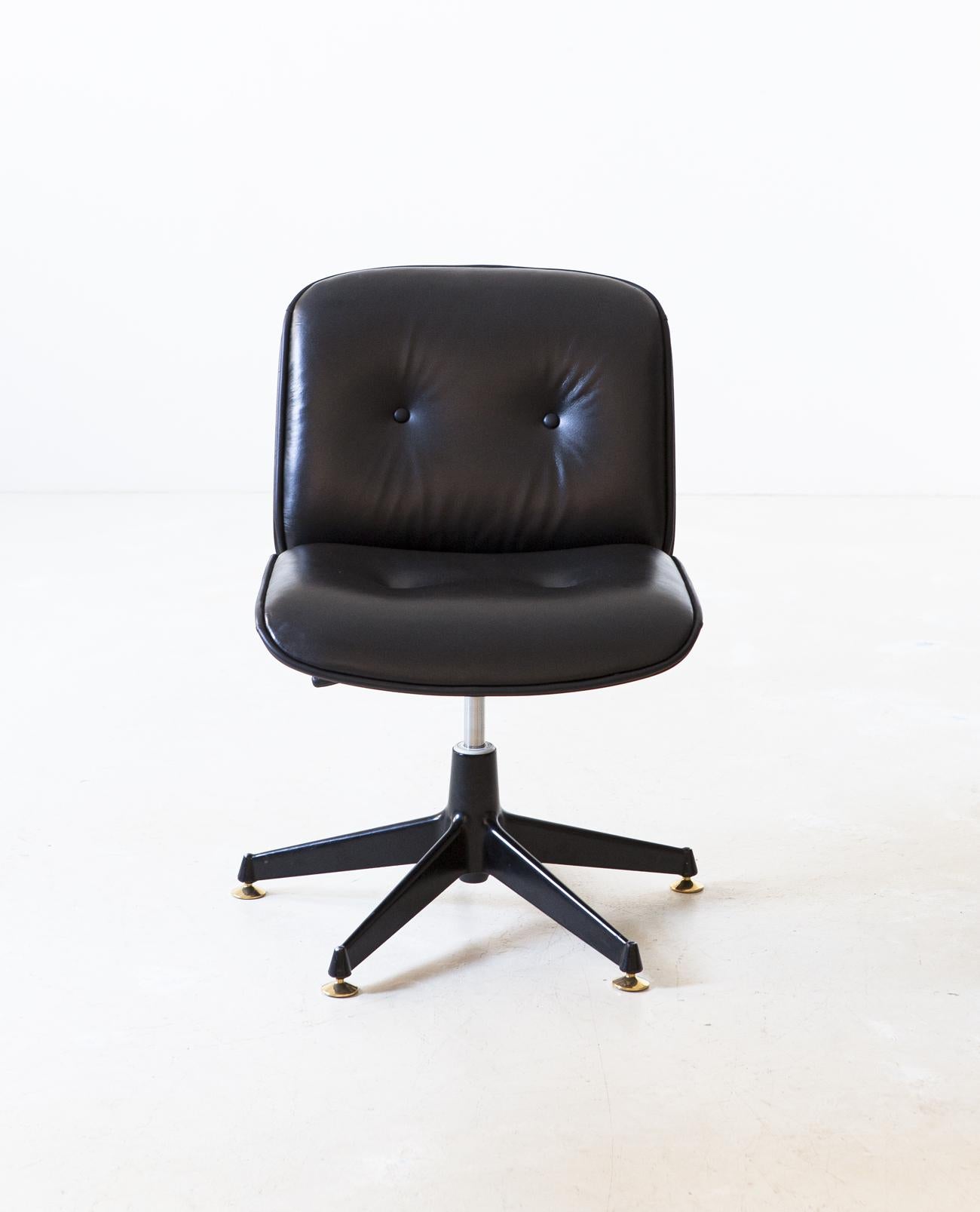 Fully Renoved Desk Chair in Black Leather and Walnut by Ico Parisi for MIM In Good Condition In Rome, IT