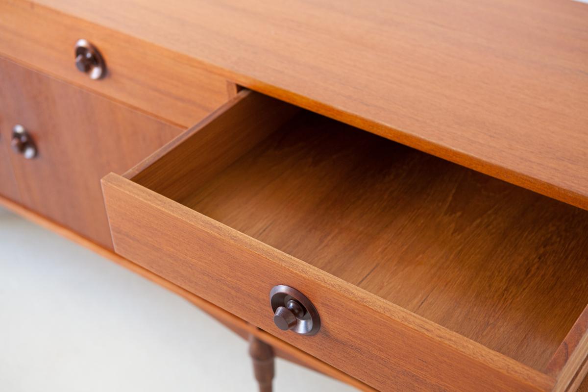 Fully Restored 1960s Italian Teak Sideboard In Good Condition In Rome, IT