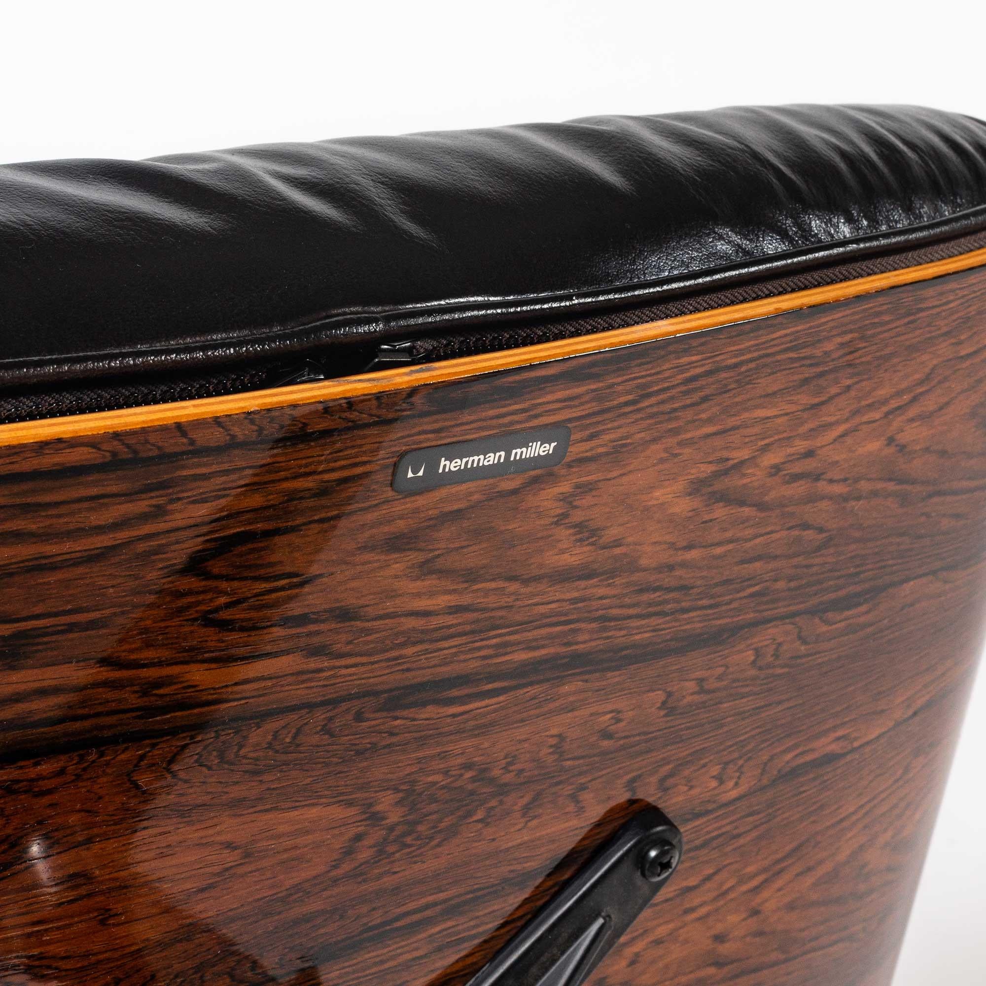 Late 20th Century Fully Restored 3rd Gen Eames Lounge Chair 670 and Ottoman 671 in Black Leather For Sale