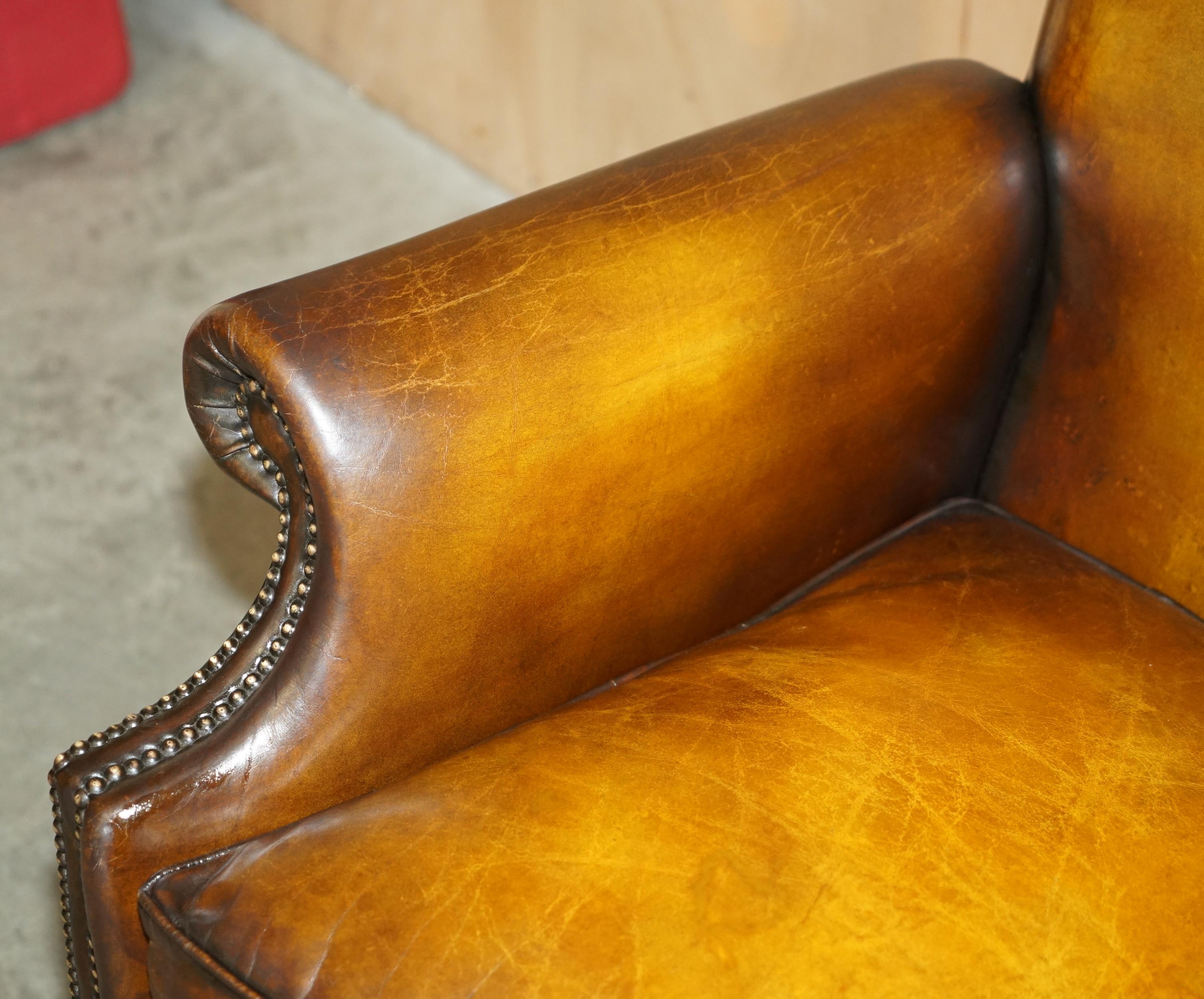 Cuir SOFA SETTEE ANTIQUE DE style GEORGE II, entièrement rénovée, 1880 en vente